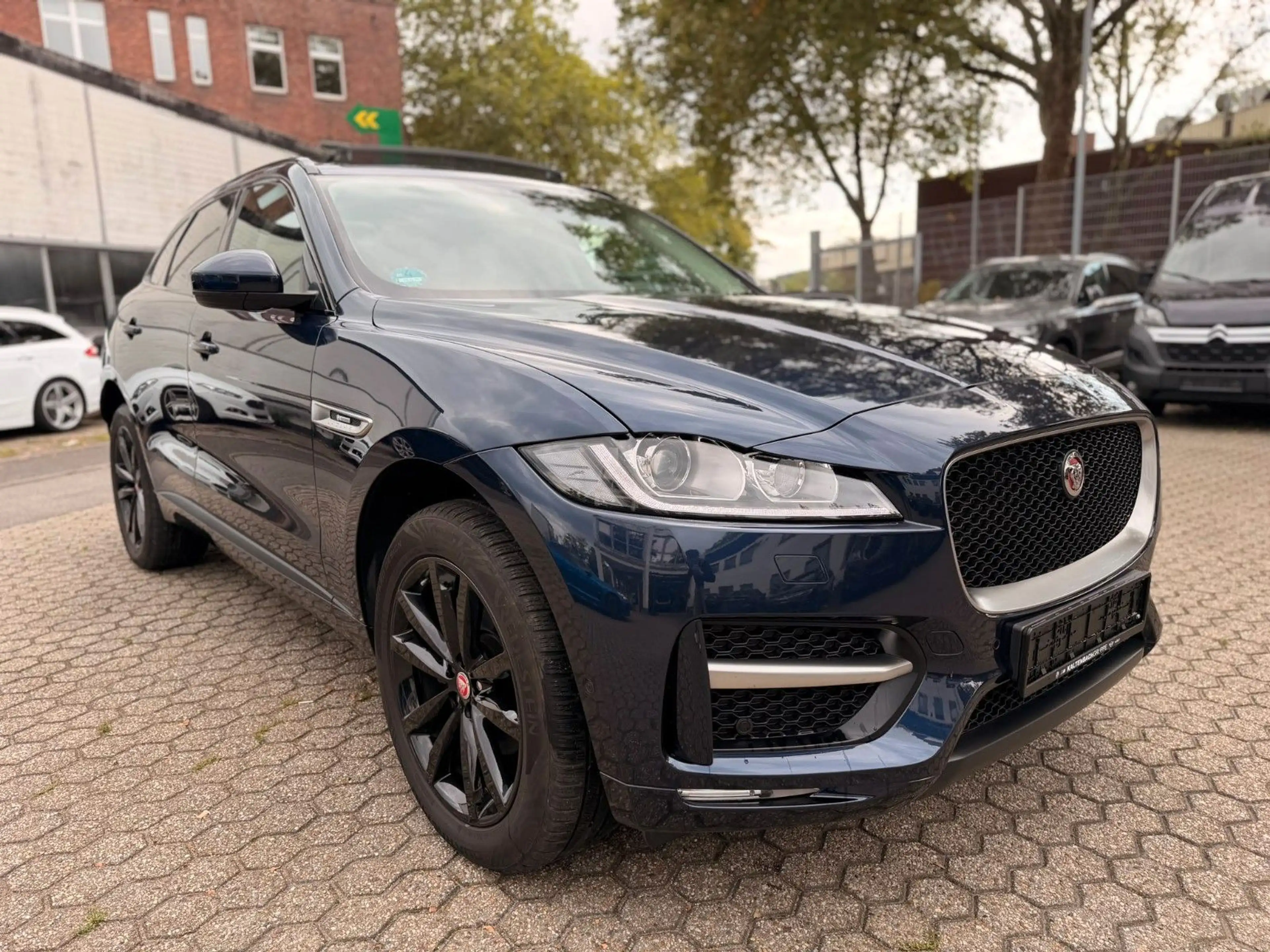 Jaguar F-Pace F-PACE R-Sport 20d AWD — photo 8