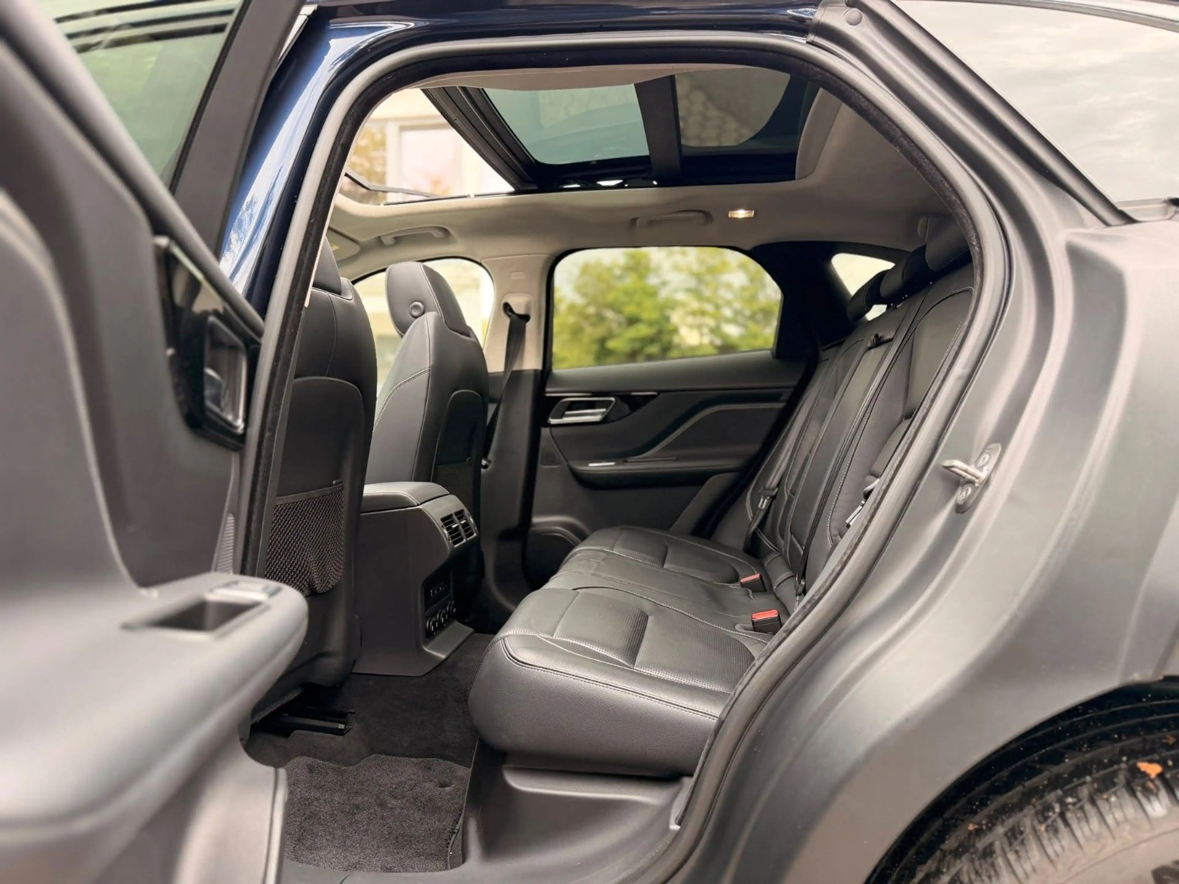 Jaguar F-Pace F-PACE R-Sport 20d AWD — photo 14