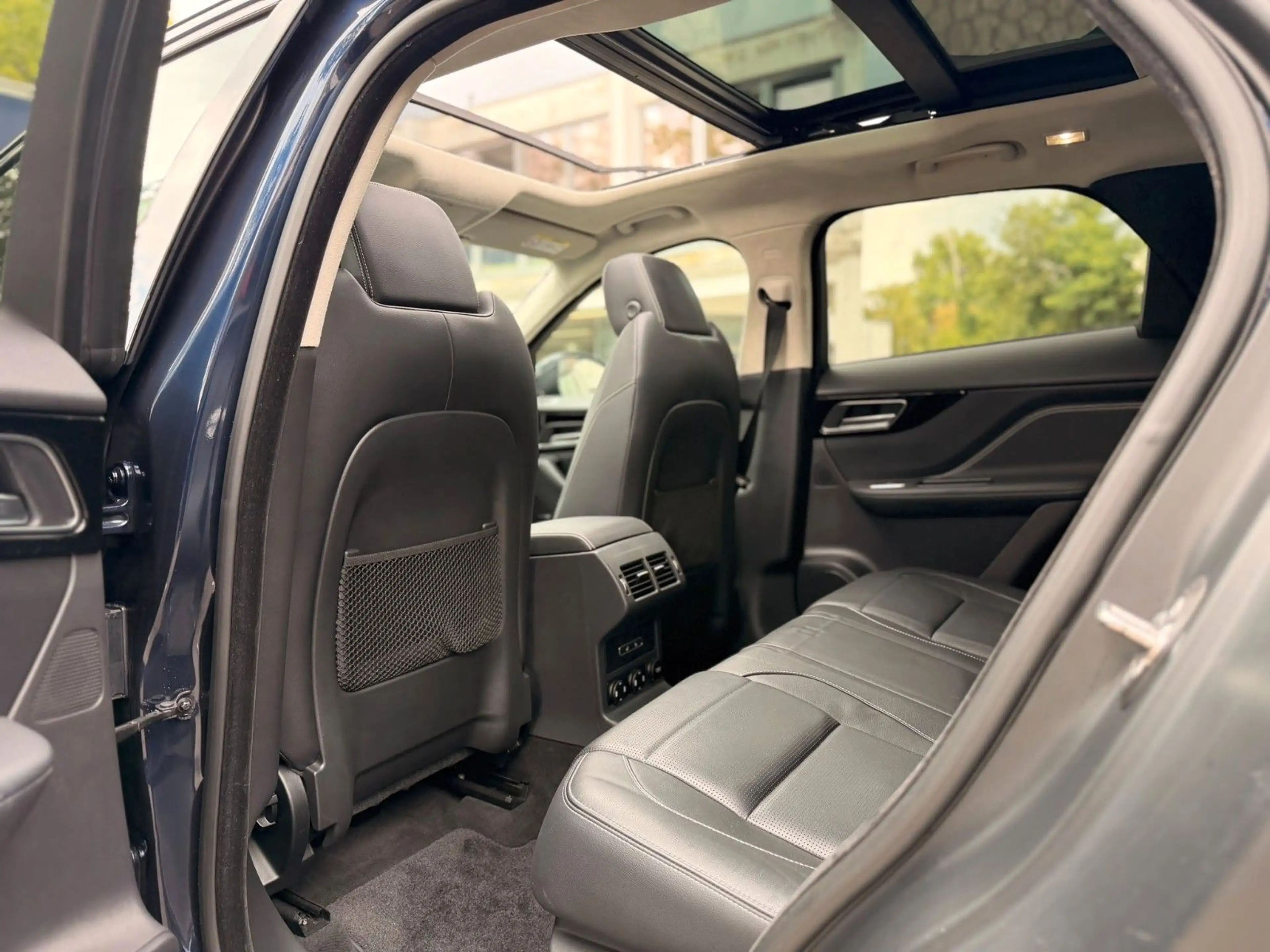 Jaguar F-Pace F-PACE R-Sport 20d AWD — photo 15