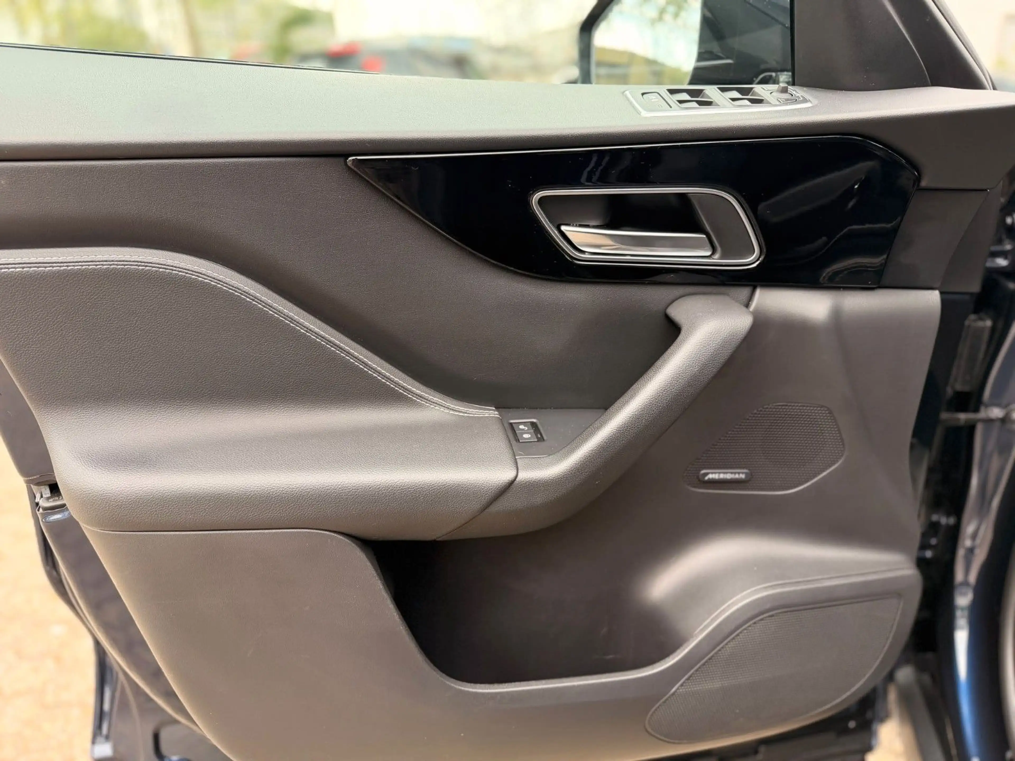 Jaguar F-Pace F-PACE R-Sport 20d AWD — photo 9