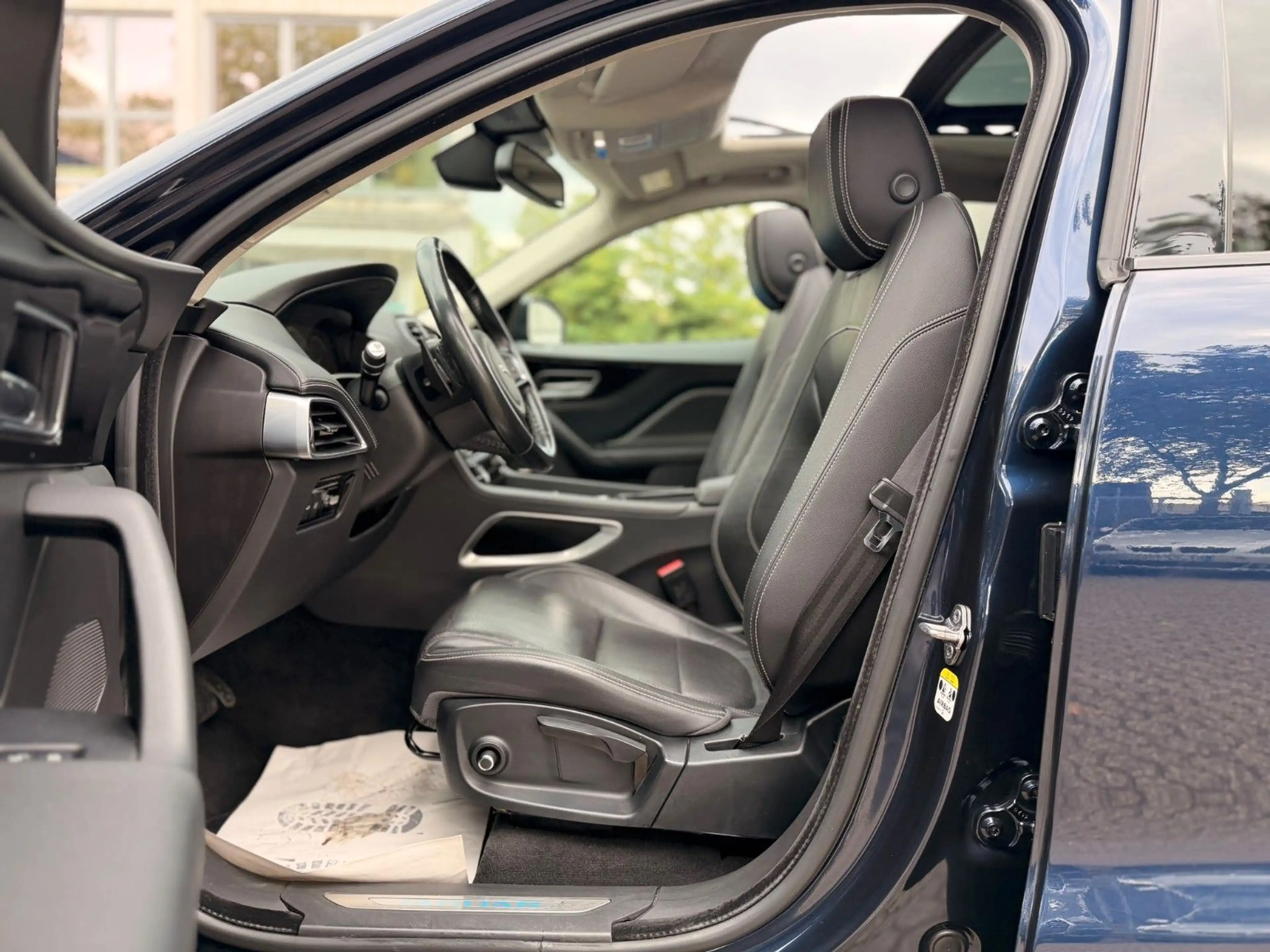 Jaguar F-Pace F-PACE R-Sport 20d AWD — photo 10