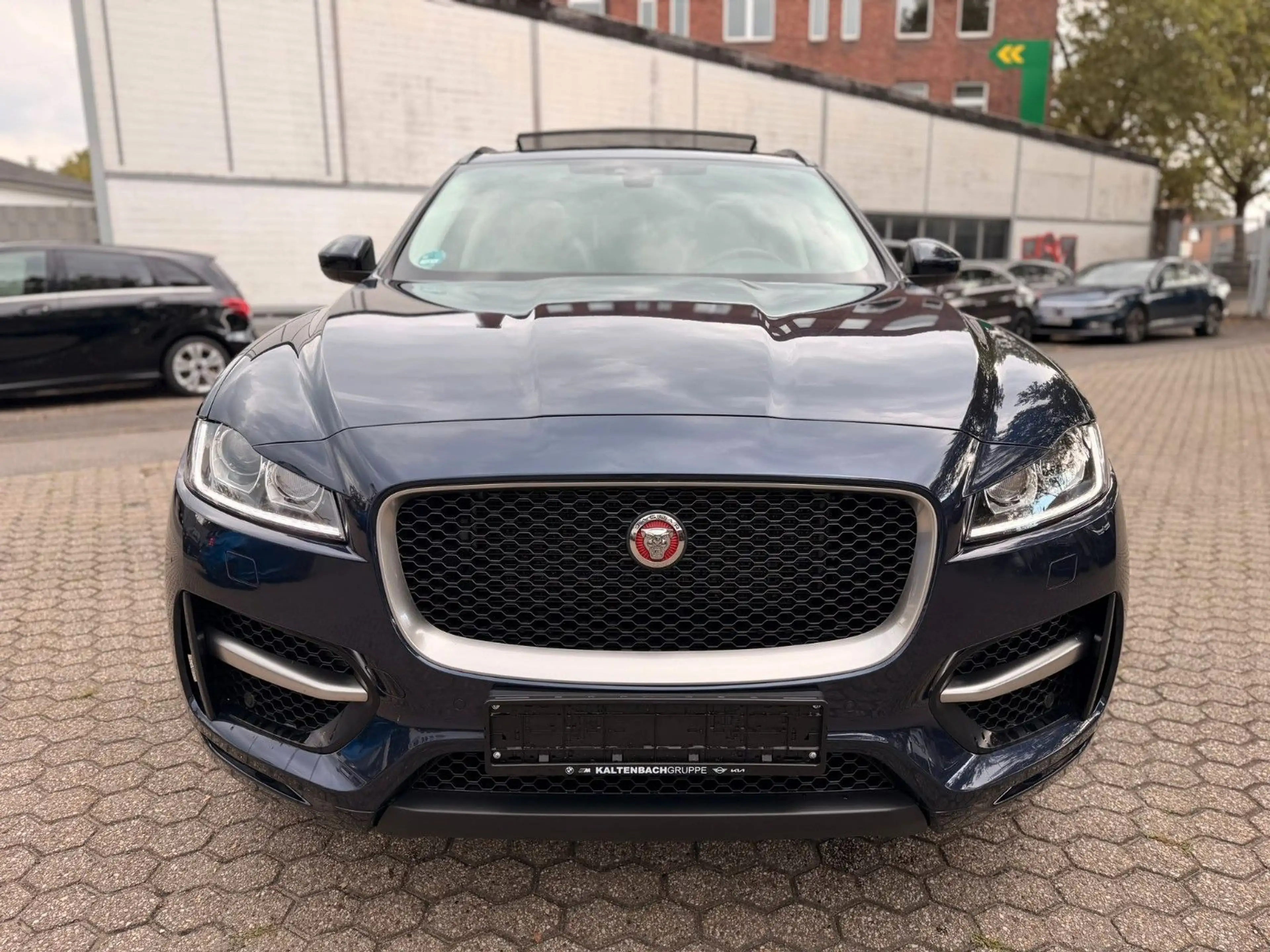 Jaguar F-Pace F-PACE R-Sport 20d AWD — photo 2