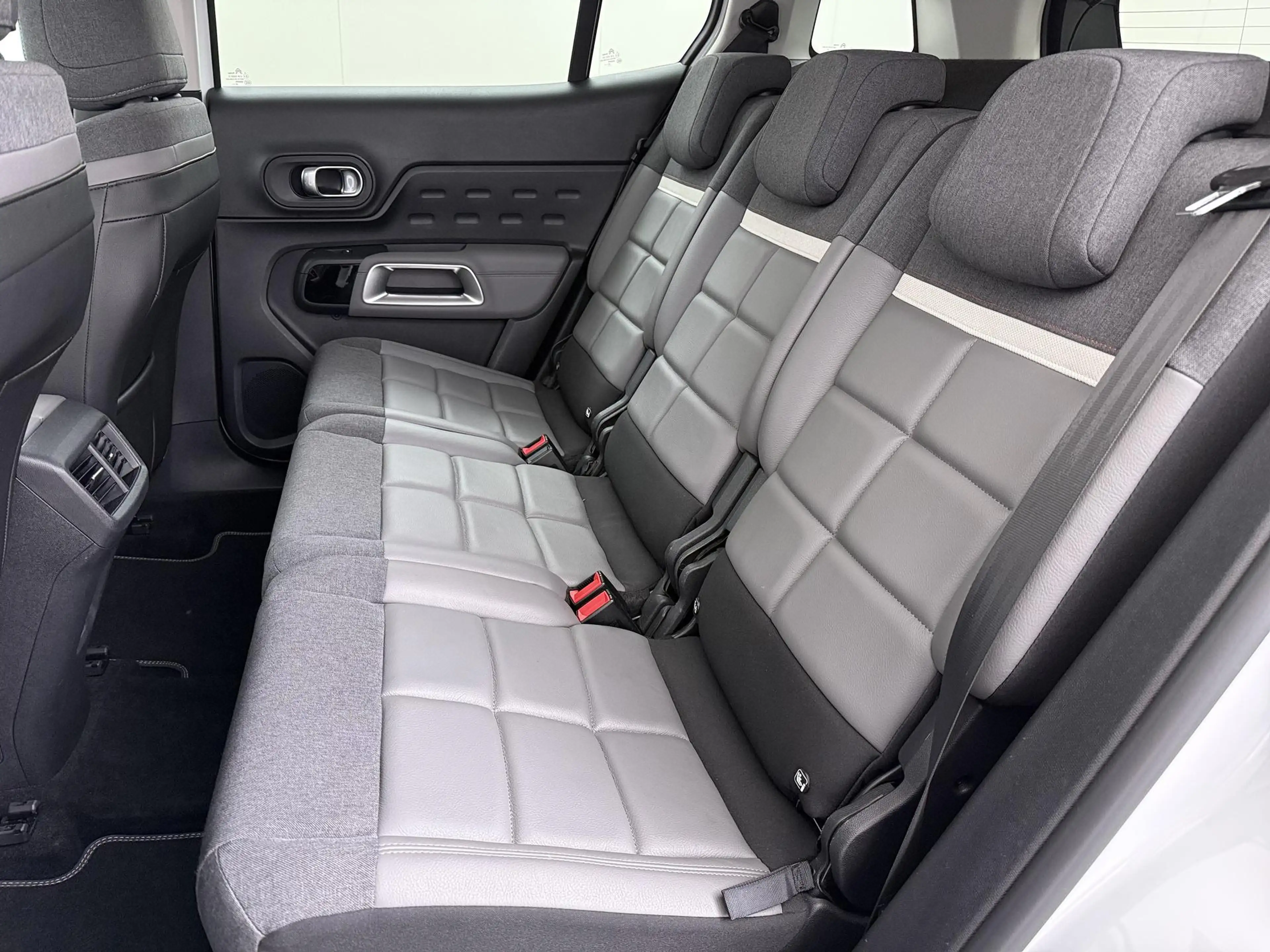 Citroen C5 Aircross 1.6 Plug-in Hybrid 225 Business Plus | Trekhaak | — photo 6