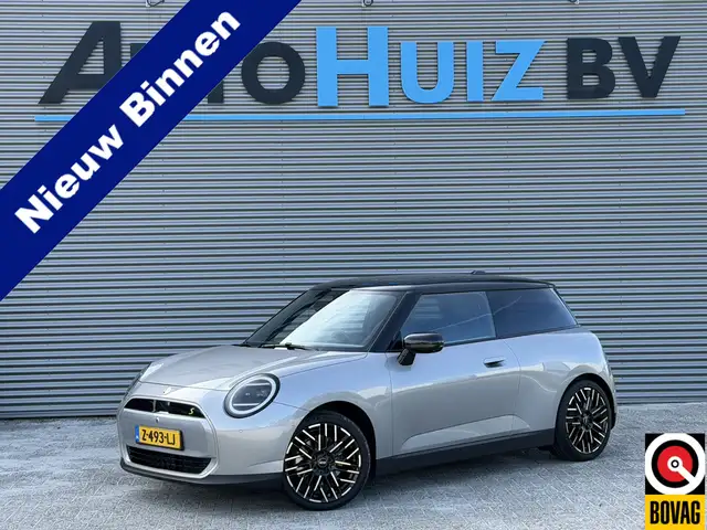 MINI Cooper SE 3-Deurs Favoured XL 54.2 kWh Panoramadak Carplay H