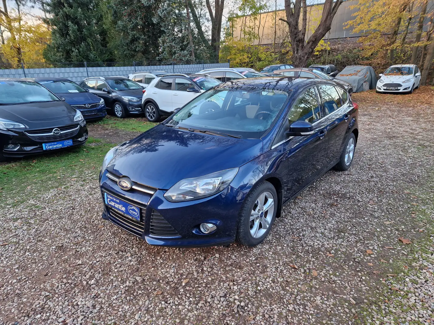 Ford Focus Klima 83Tkm Sitzhzg Tempom PDC Alu 2Hnd TÜVNEU Bleu - 1