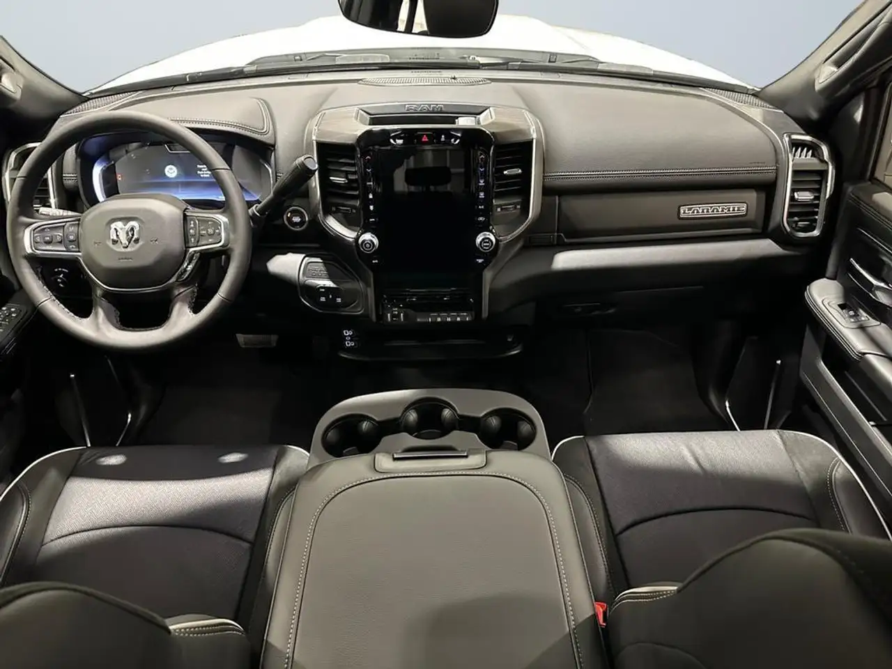 RAM 2500 снимка RAM 2500