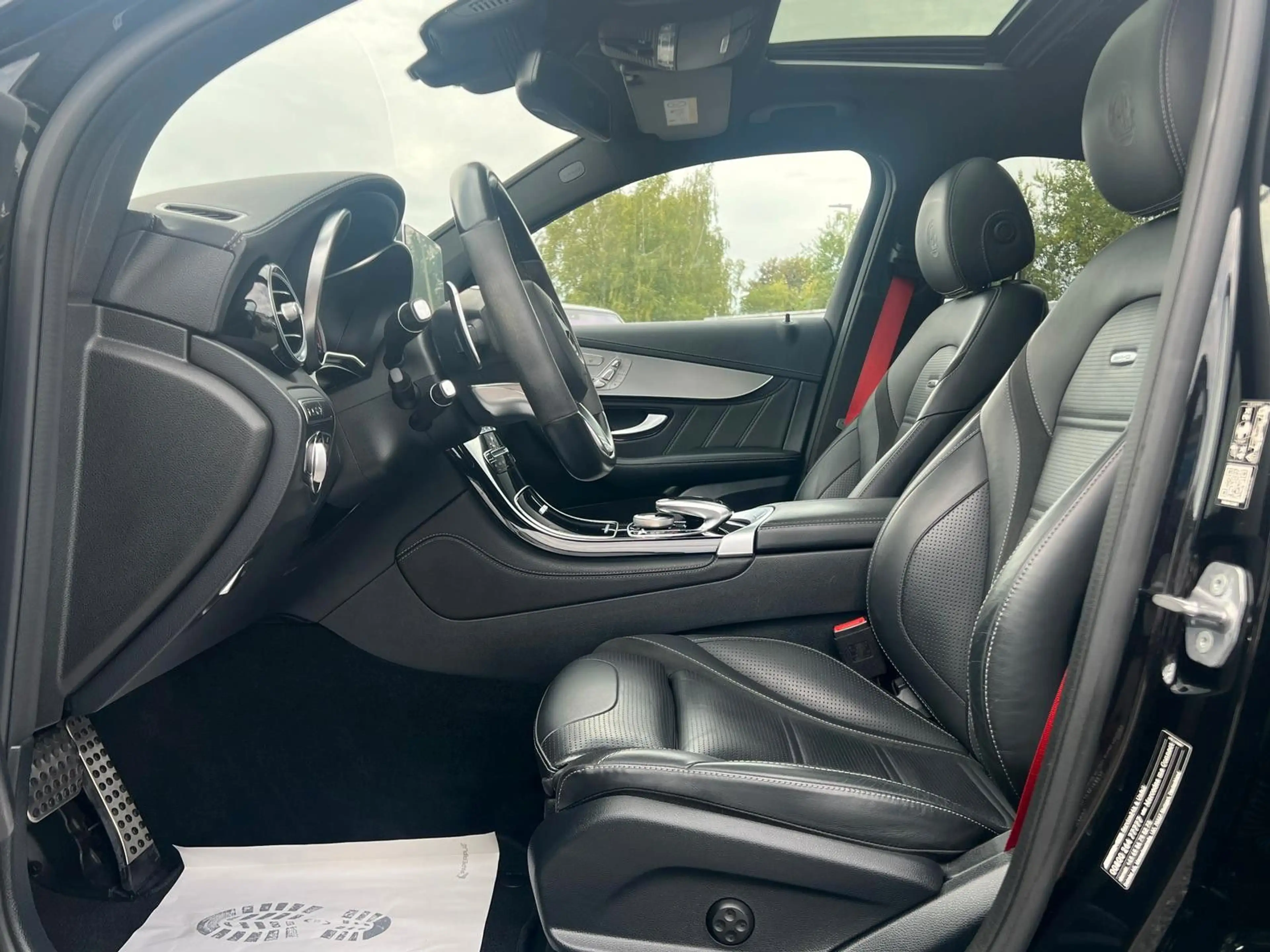 Mercedes-Benz GLC 63 AMG S COUPE-BURMESTER-PANORAMA-LEDER — photo 11
