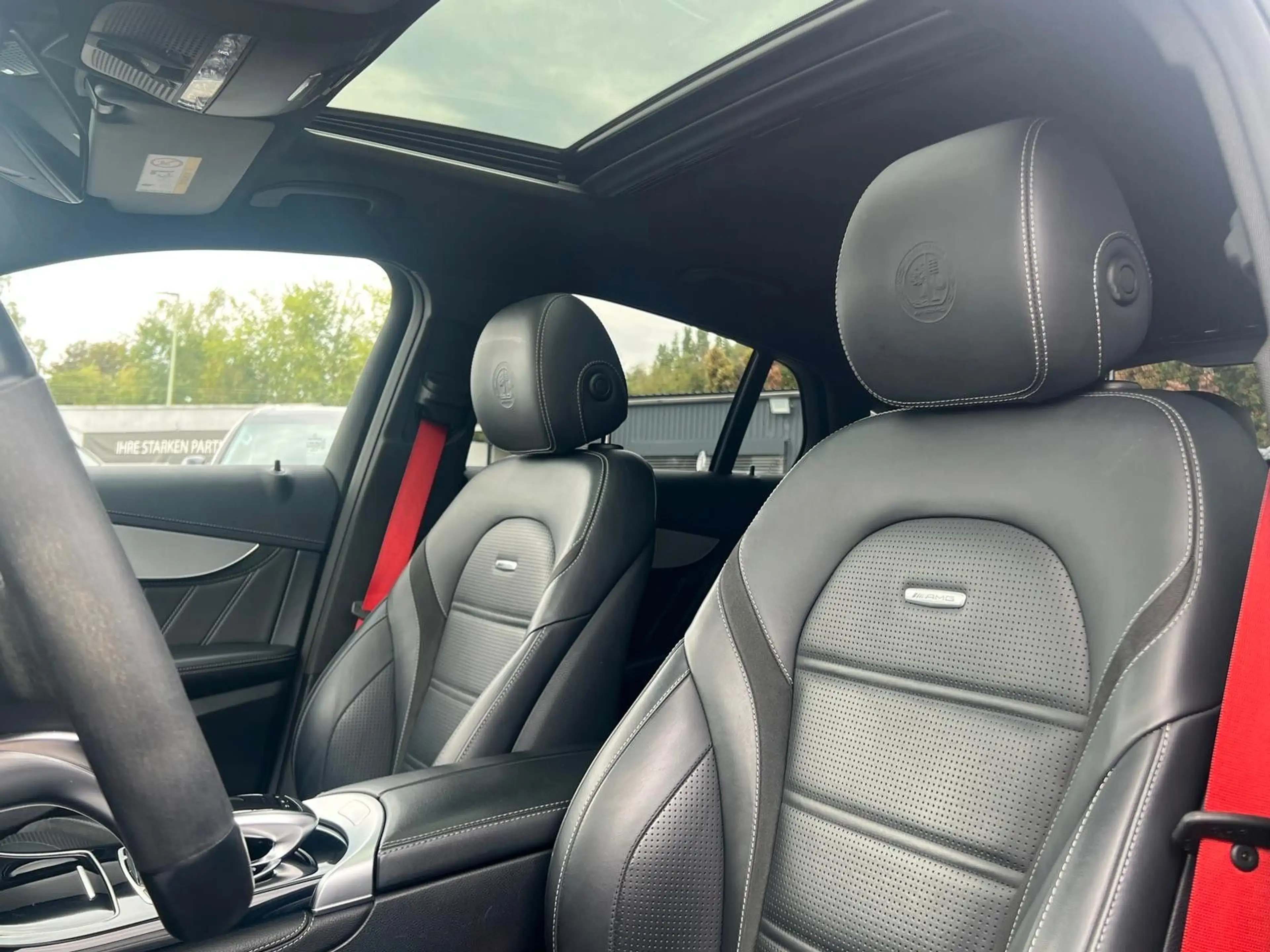 Mercedes-Benz GLC 63 AMG S COUPE-BURMESTER-PANORAMA-LEDER — photo 12