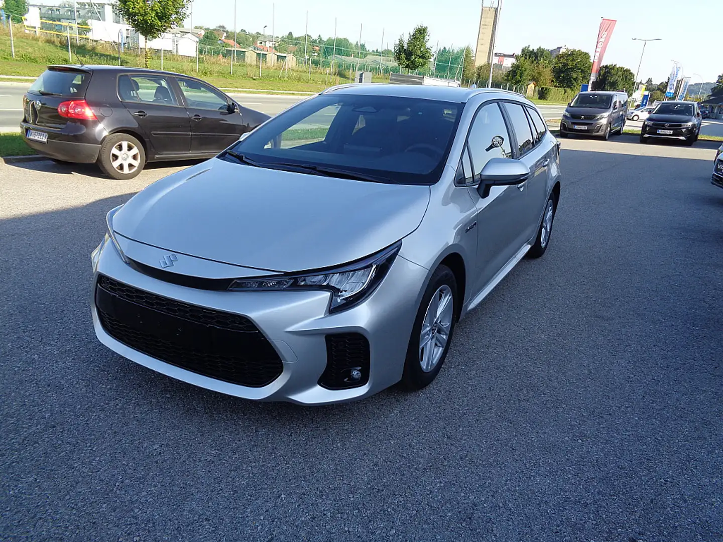 Suzuki Swace 1,8 HEV E-CVT Shine Silber - 1