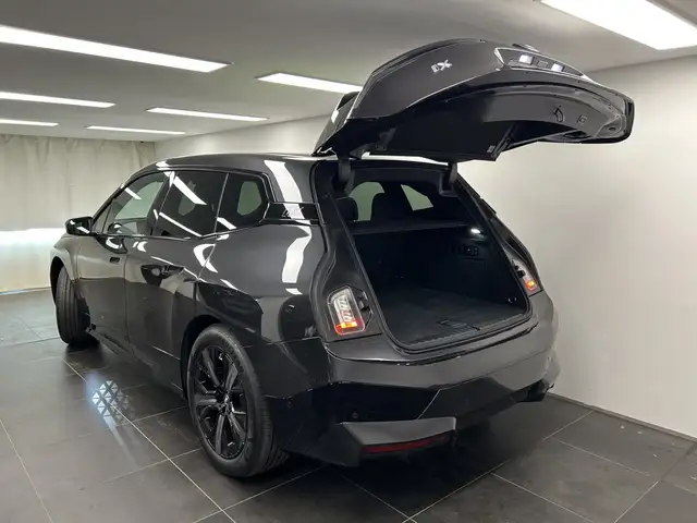 BMW Ix view 12