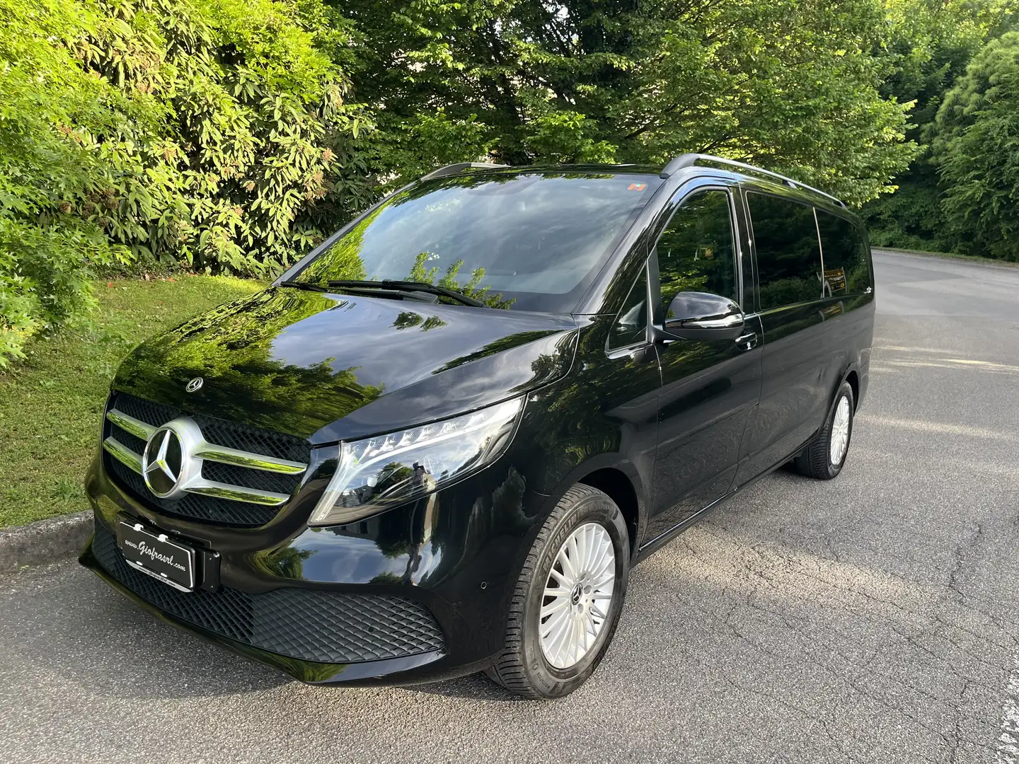 Mercedes-Benz V Long 300 d Premium 4matic auto + IVA Černá - 1
