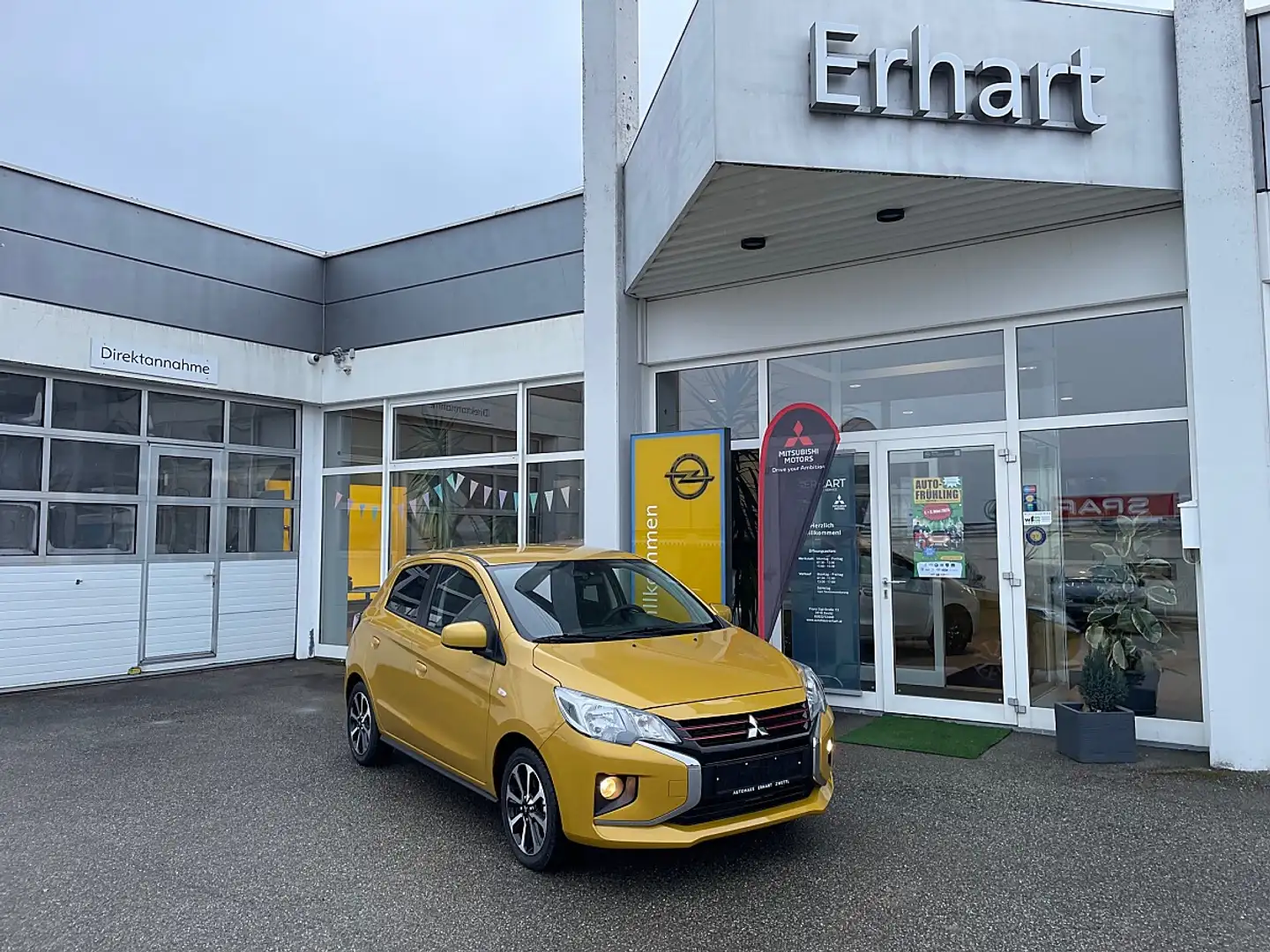 Mitsubishi Space Star 1,2 MIVEC Invite AS&G Gelb - 1