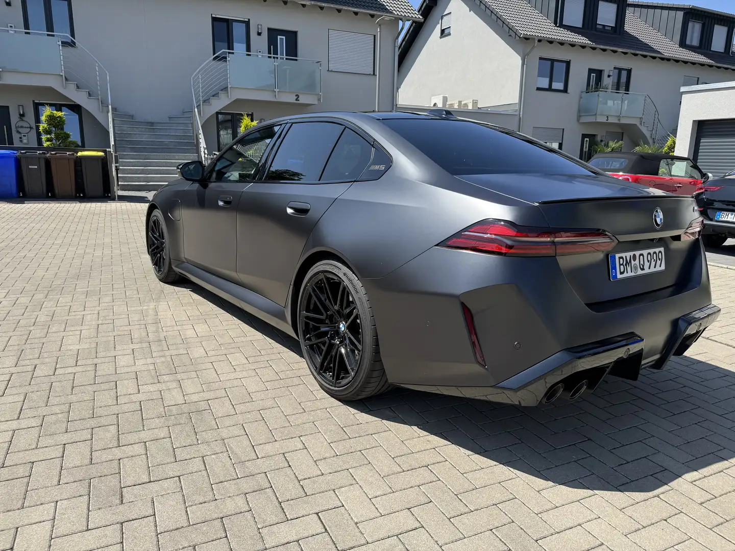BMW M5 xDrive Limousine Frozen Deep Grey Panorama Schwarz - 2