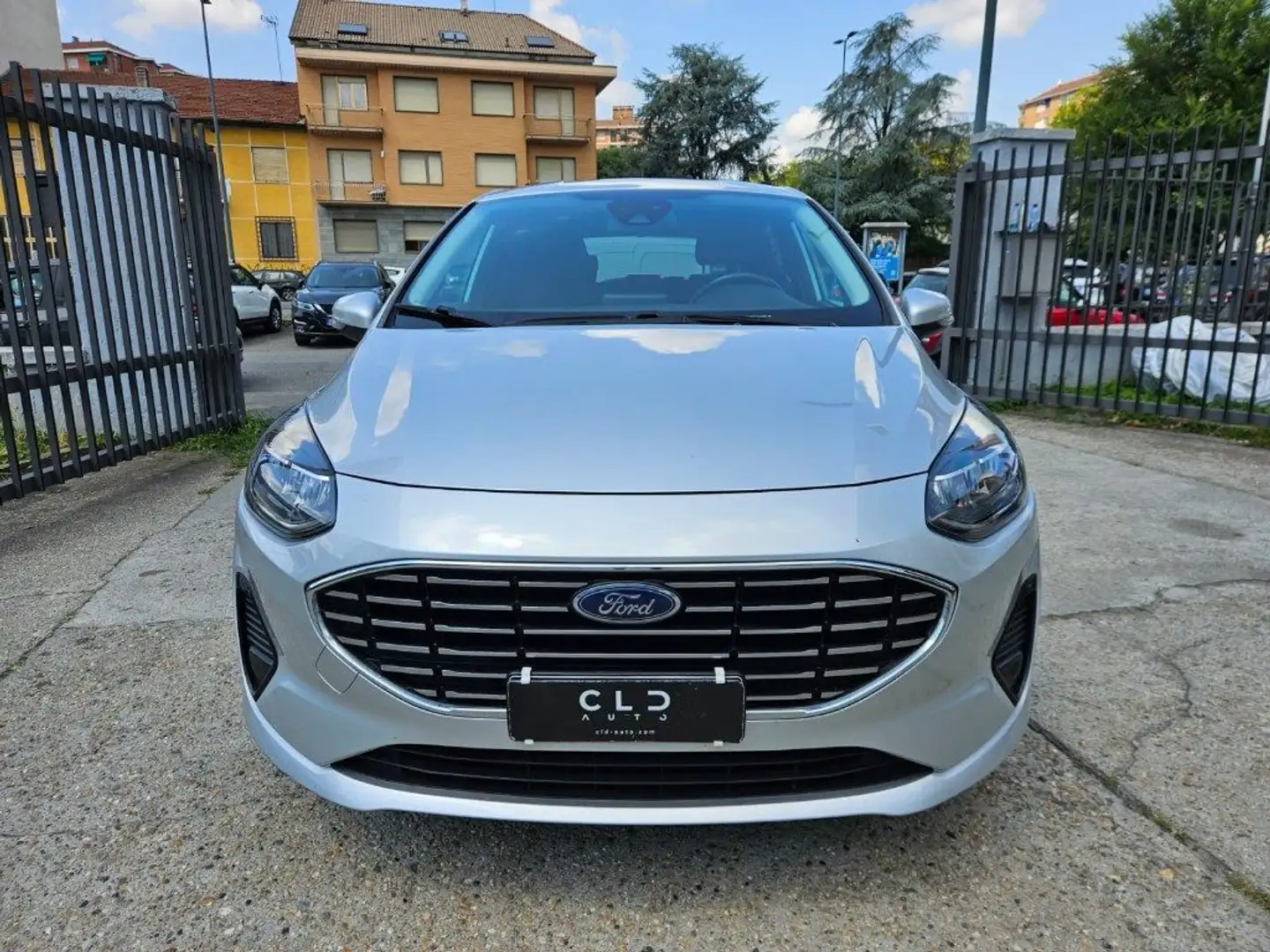 Ford Fiesta 1.0 Ecoboost Hybrid 125 CV 5 porte Grigio - 2
