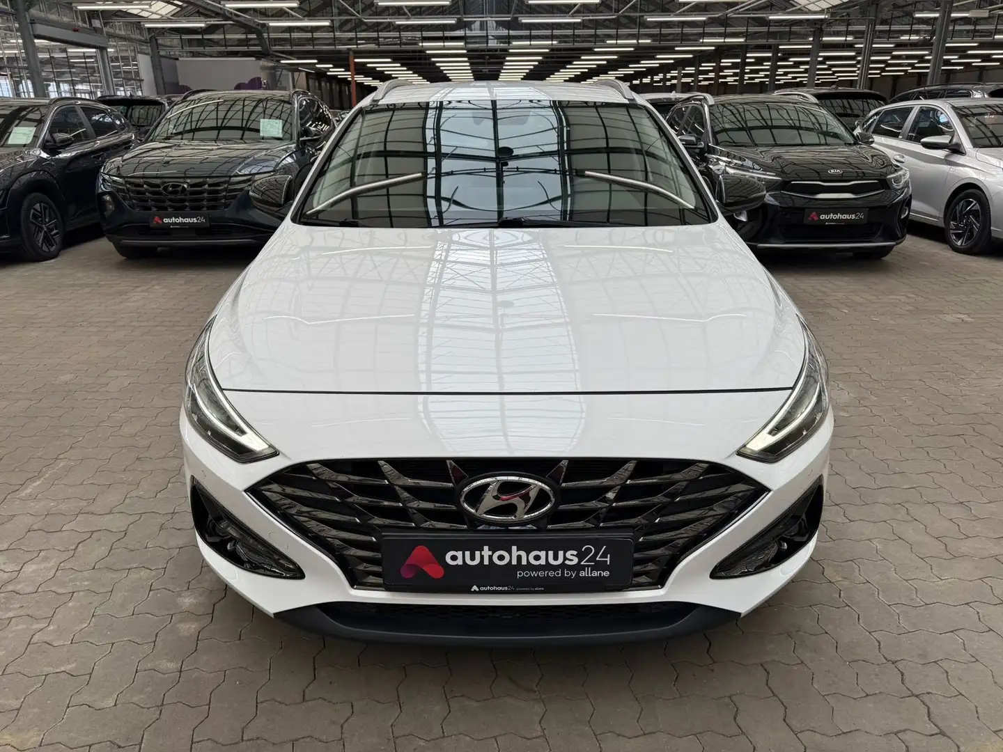 Hyundai i30 1.6 CRDi Ed. 30+ DCT|LED|Navi|ParkPilot Weiß - 2