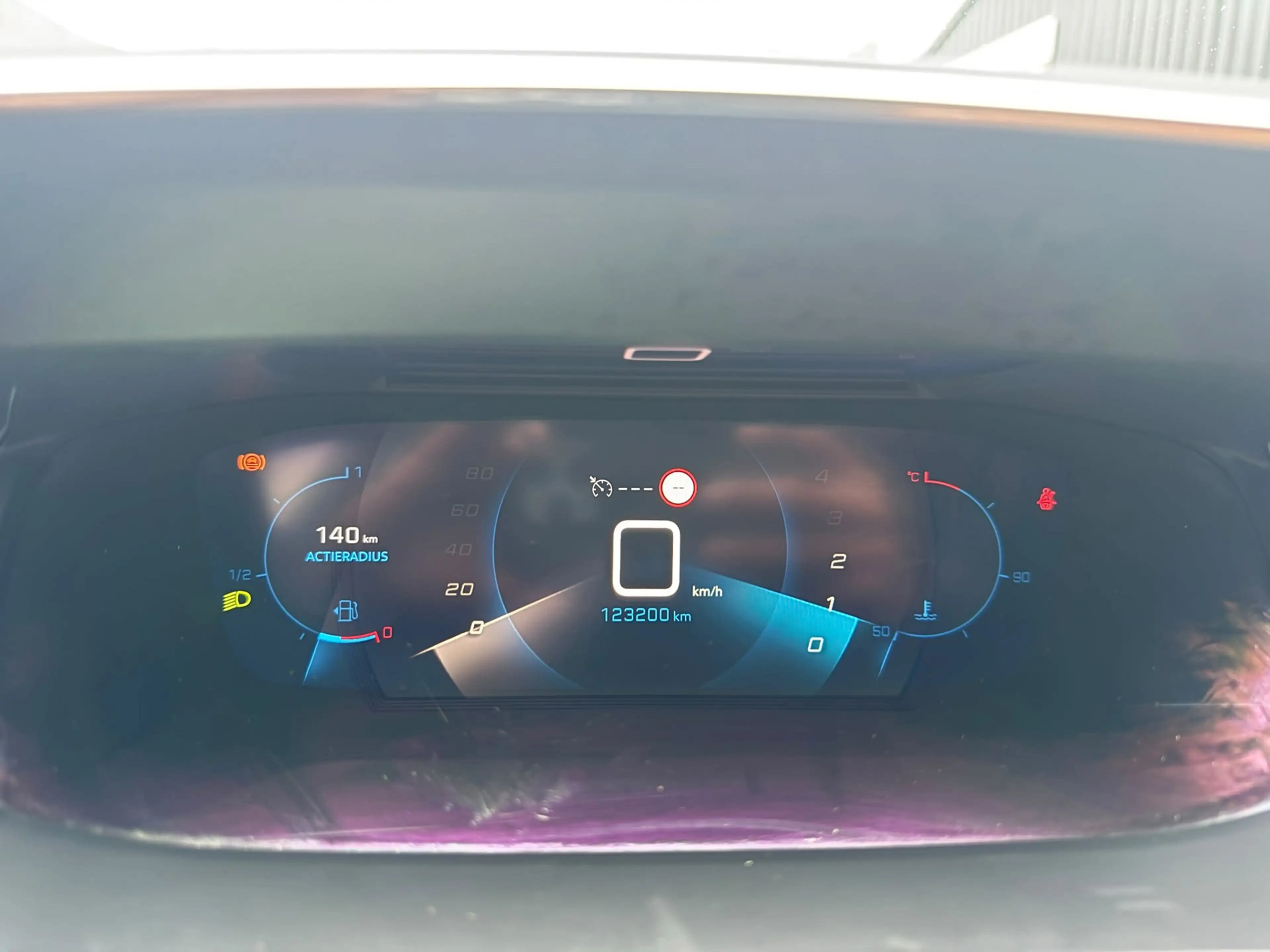 Peugeot 2008 1.2 PureTech Allure — photo 13