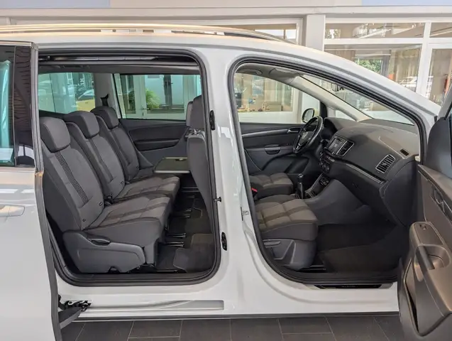Volkswagen Sharan view 3
