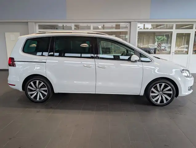 Volkswagen Sharan view 2