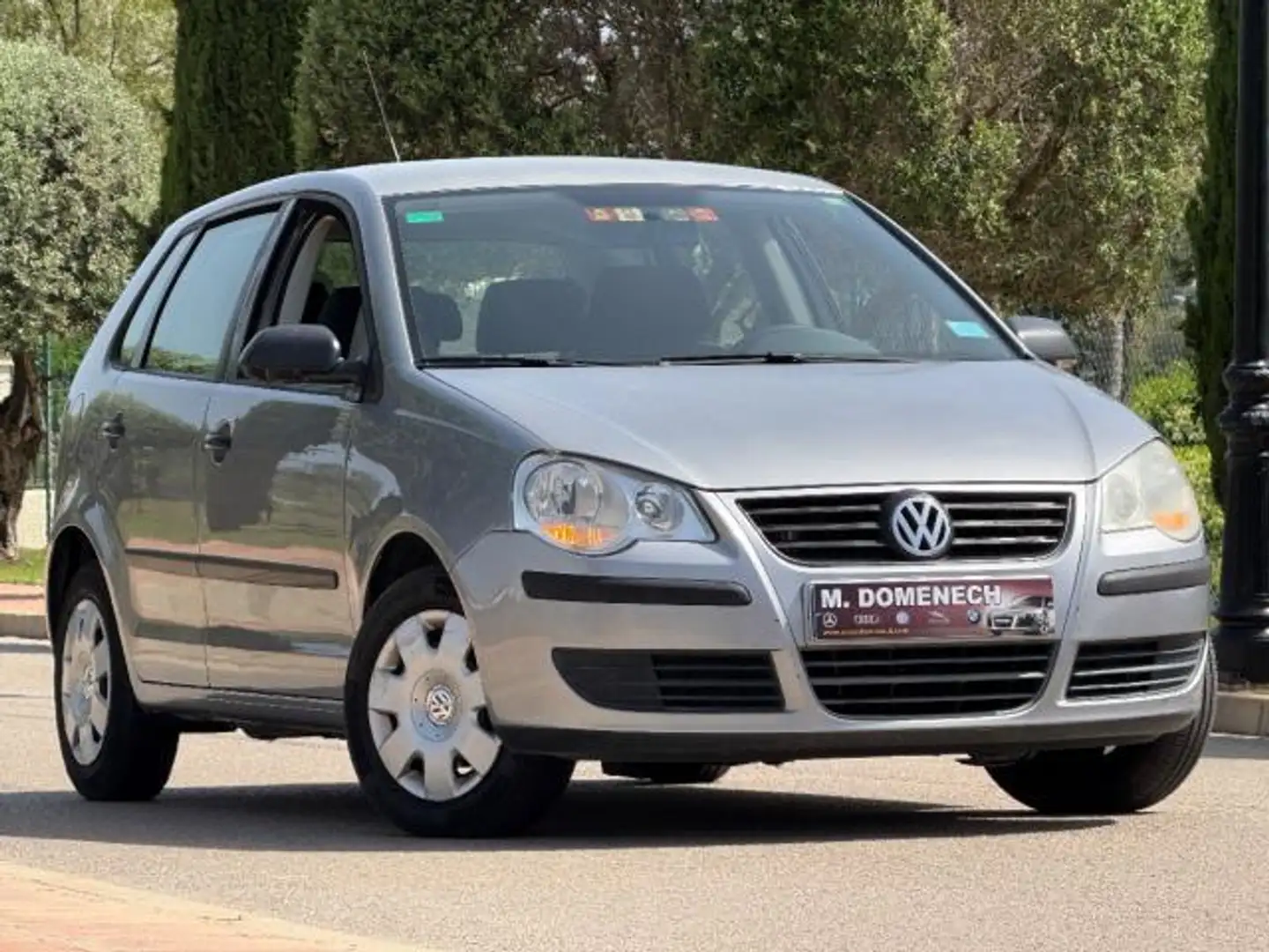 Volkswagen Polo 1.2/64CV 12V 3p. Trendline Grijs - 1