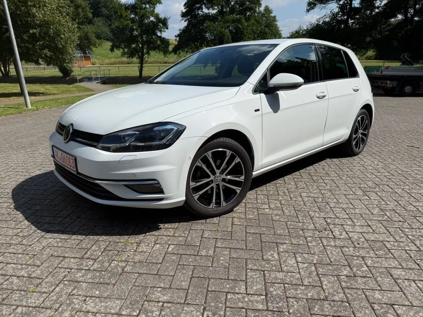 Volkswagen Golf 1.4 TSI Join Navi LED PDC Wit - 1