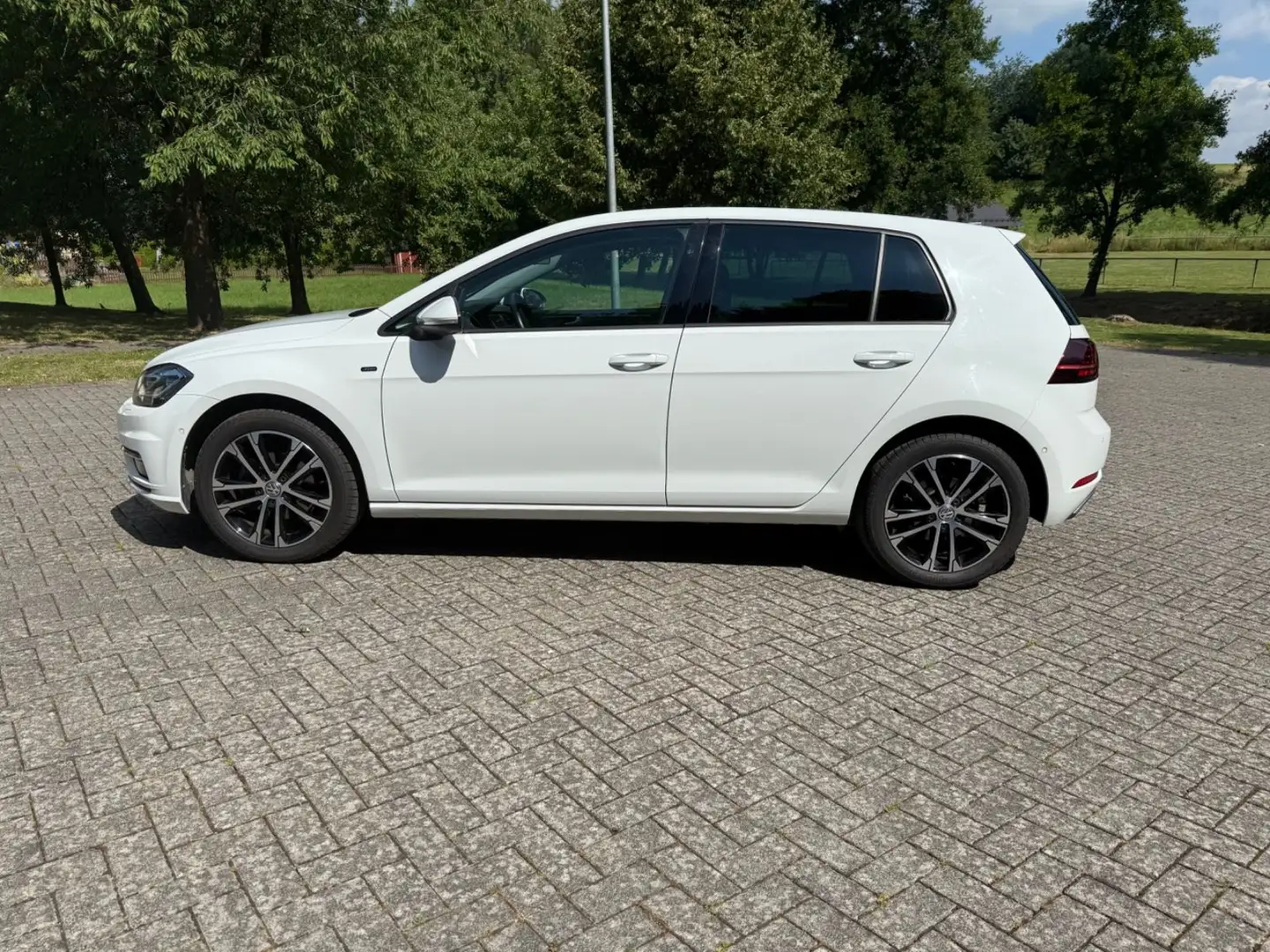 Volkswagen Golf 1.4 TSI Join Navi LED PDC Wit - 2