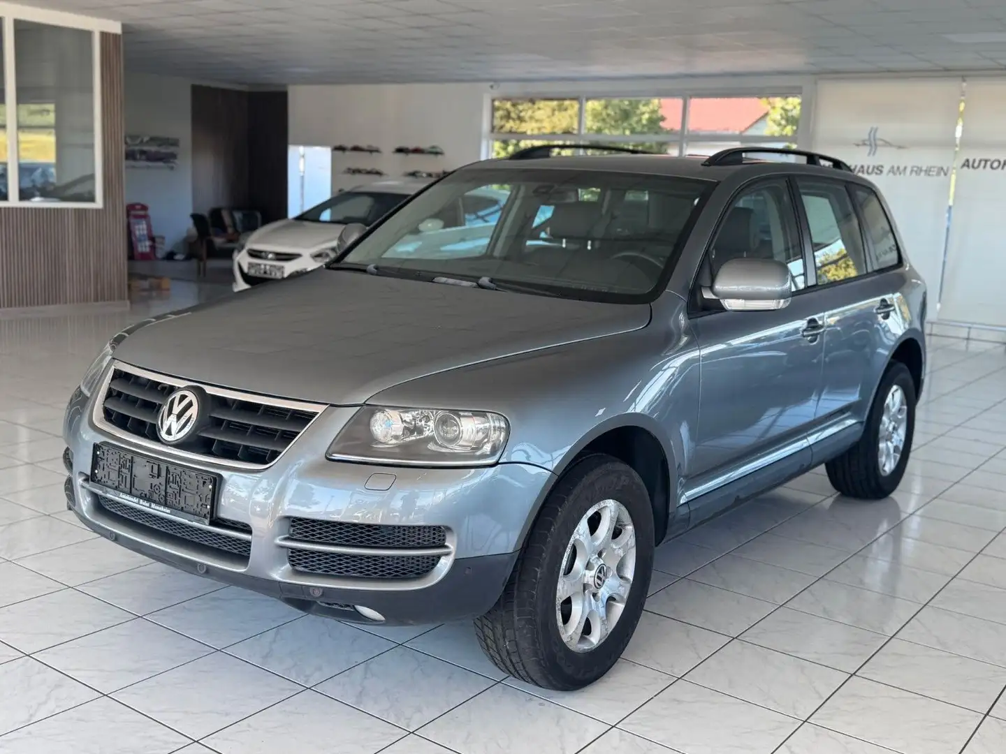 Volkswagen Touareg V6 TDI+Xen+Leder+4xShz++Scheckheft+1.Hnd Gris - 2