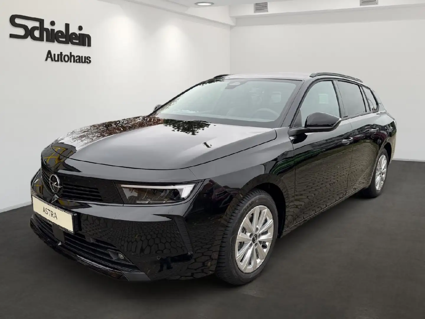 Opel Astra ST 1.2 Turbo 110PS Enjoy Schwarz - 1