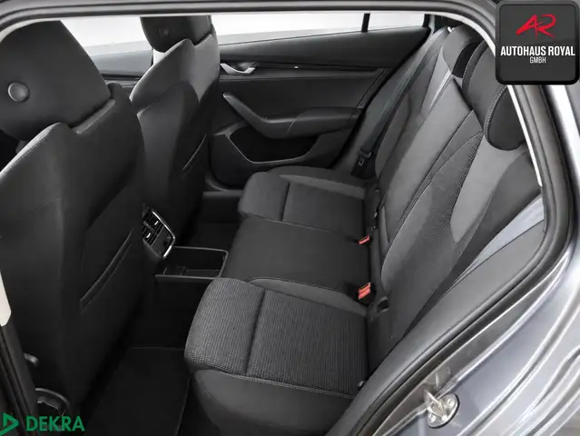 Skoda Octavia view 5