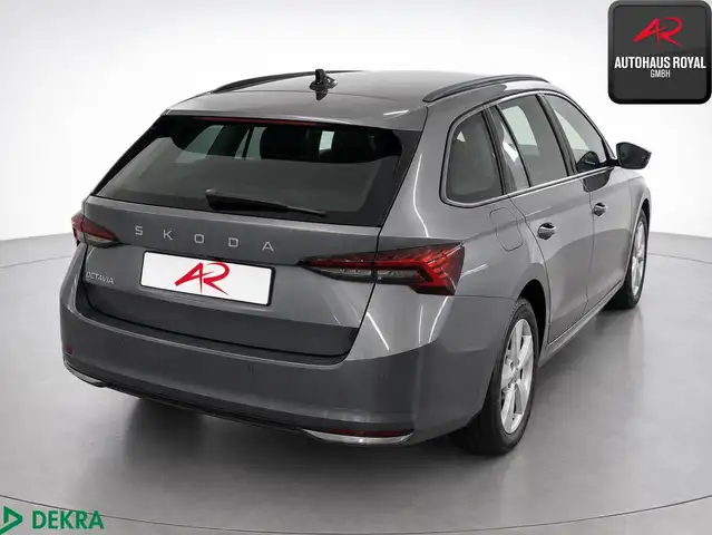 Skoda Octavia view 3