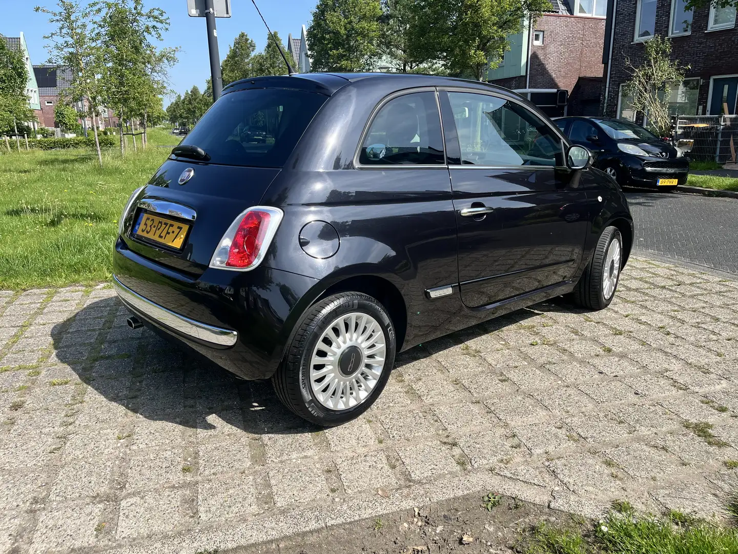 Fiat 500 1.2 Lounge Airco Panoramadak Zwart - 2
