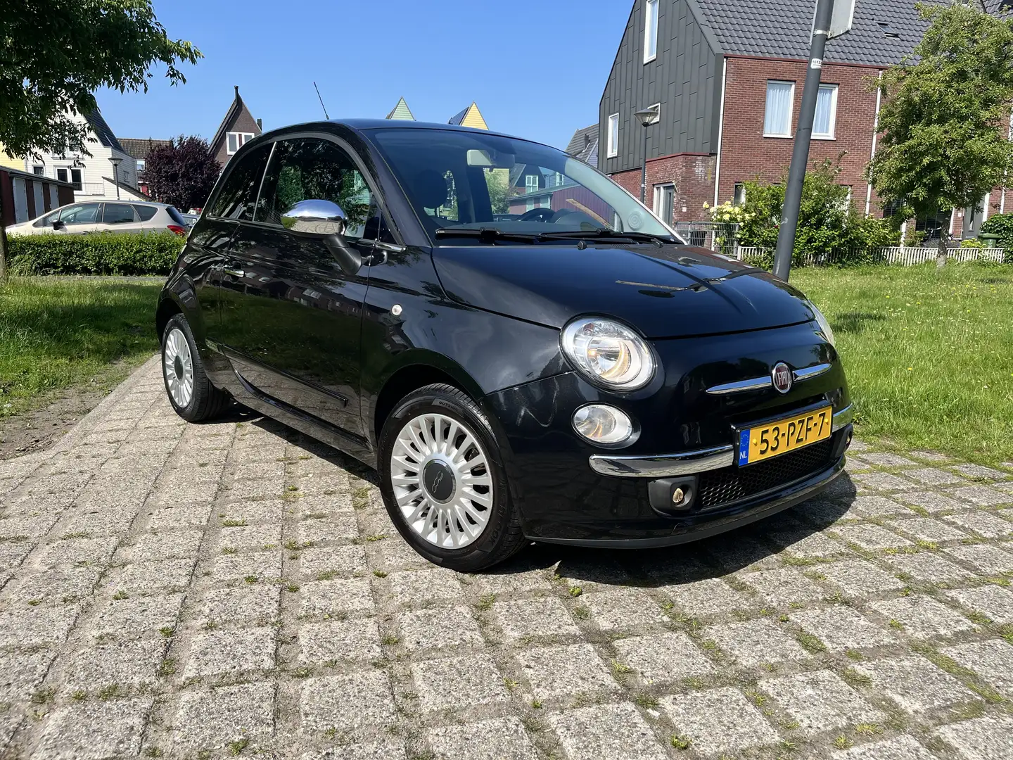 Fiat 500 1.2 Lounge Airco Panoramadak Zwart - 1