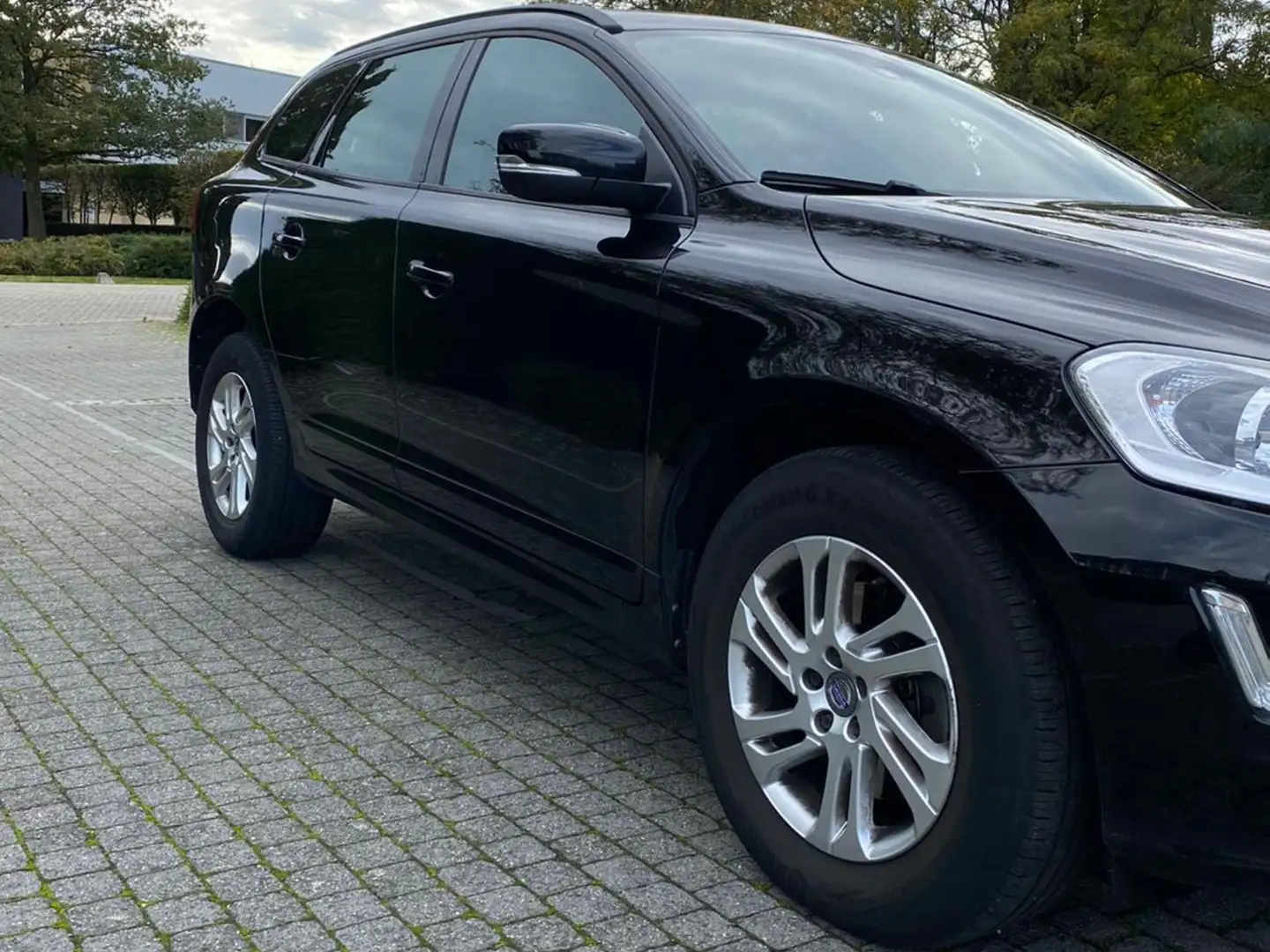 Volvo XC60 XC60 2.0 D4 Inscription Geartronic AdBlue Zwart - 1