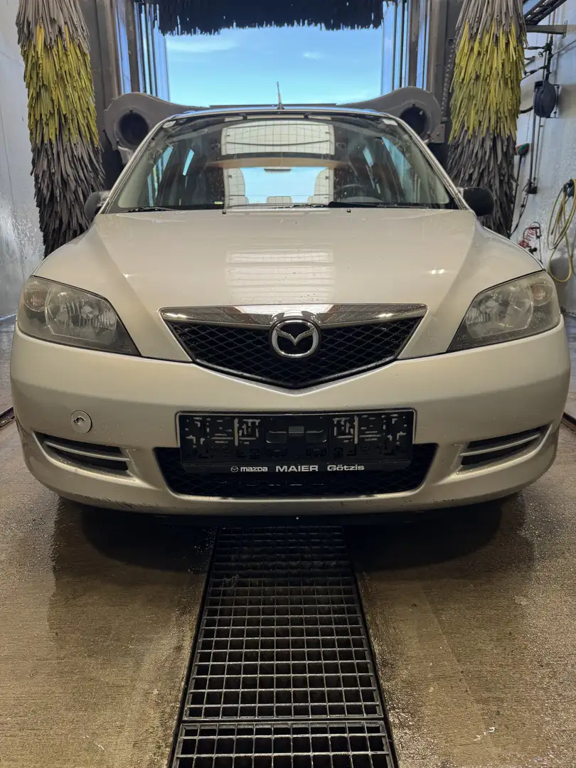 Mazda 2 - 1