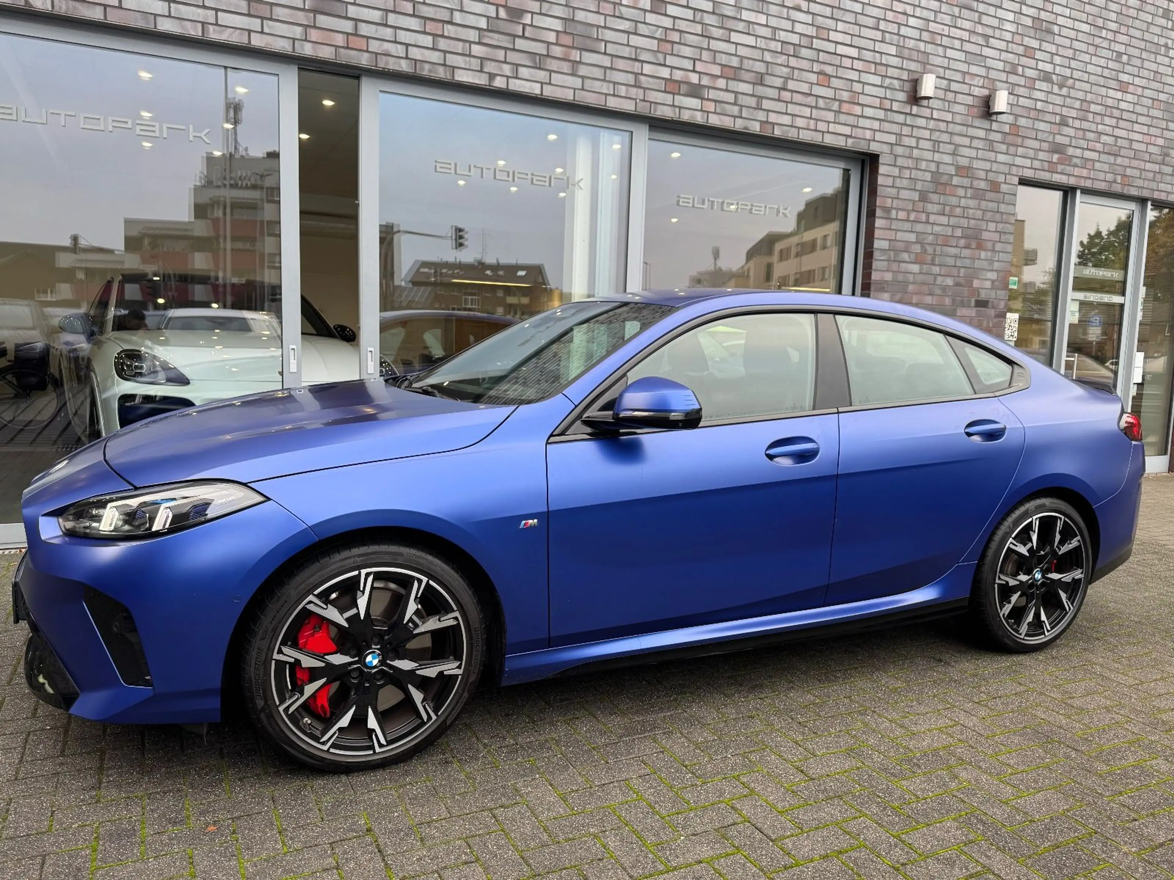 BMW 220 220i GranCoupe M SPORT PRO HUD 360 DA+Iconic 19" — photo 12