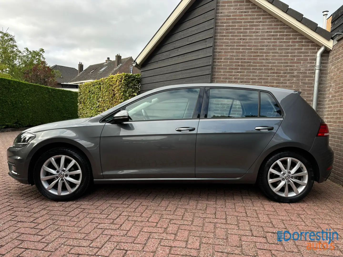Volkswagen Golf 1.0 TSI Comfortline | Trekhaak | Cruise | Navi | F Gris - 2