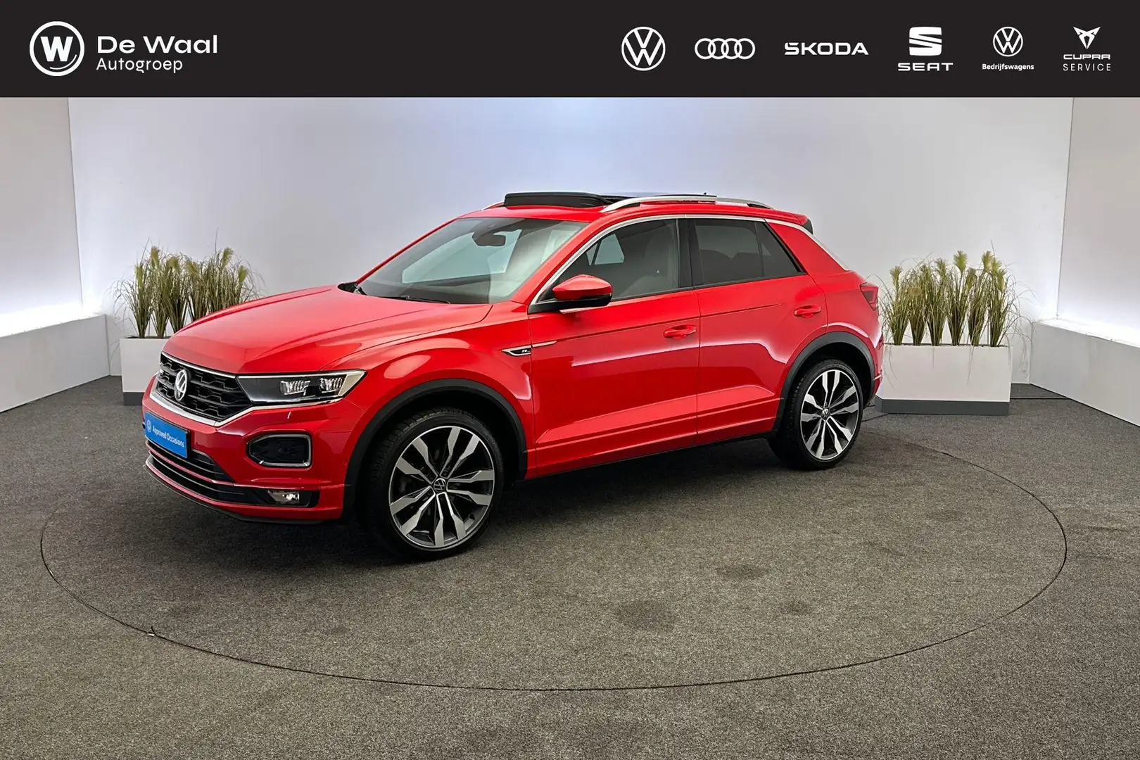Volkswagen T-Roc 1.5 TSI 150pk DSG Sport Business R | R-line, Afnee Rood - 1
