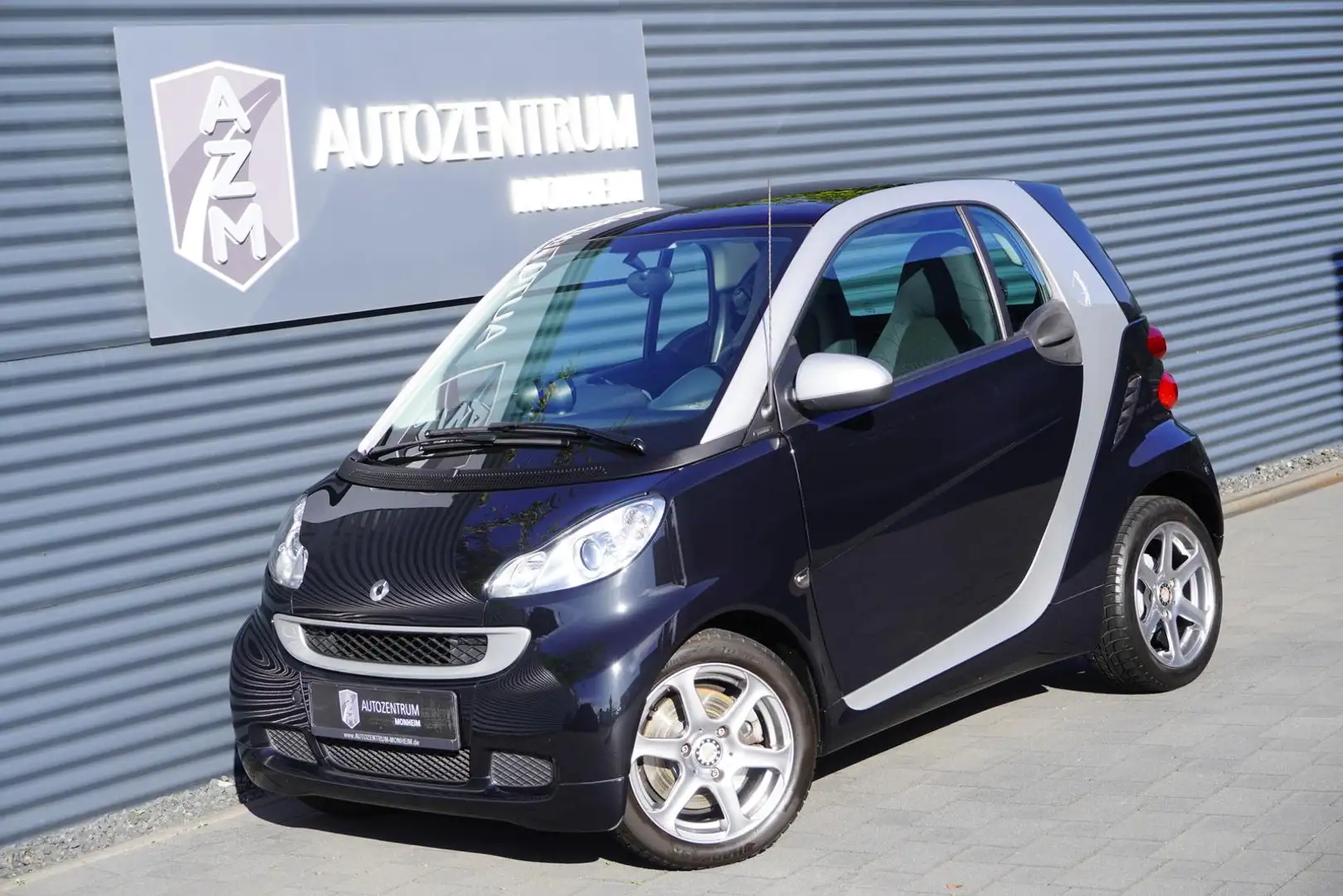 smart forTwo AUTOMATIK|PANORAMA|NAVI|KLIMAAUTOMATIK| Silber - 1