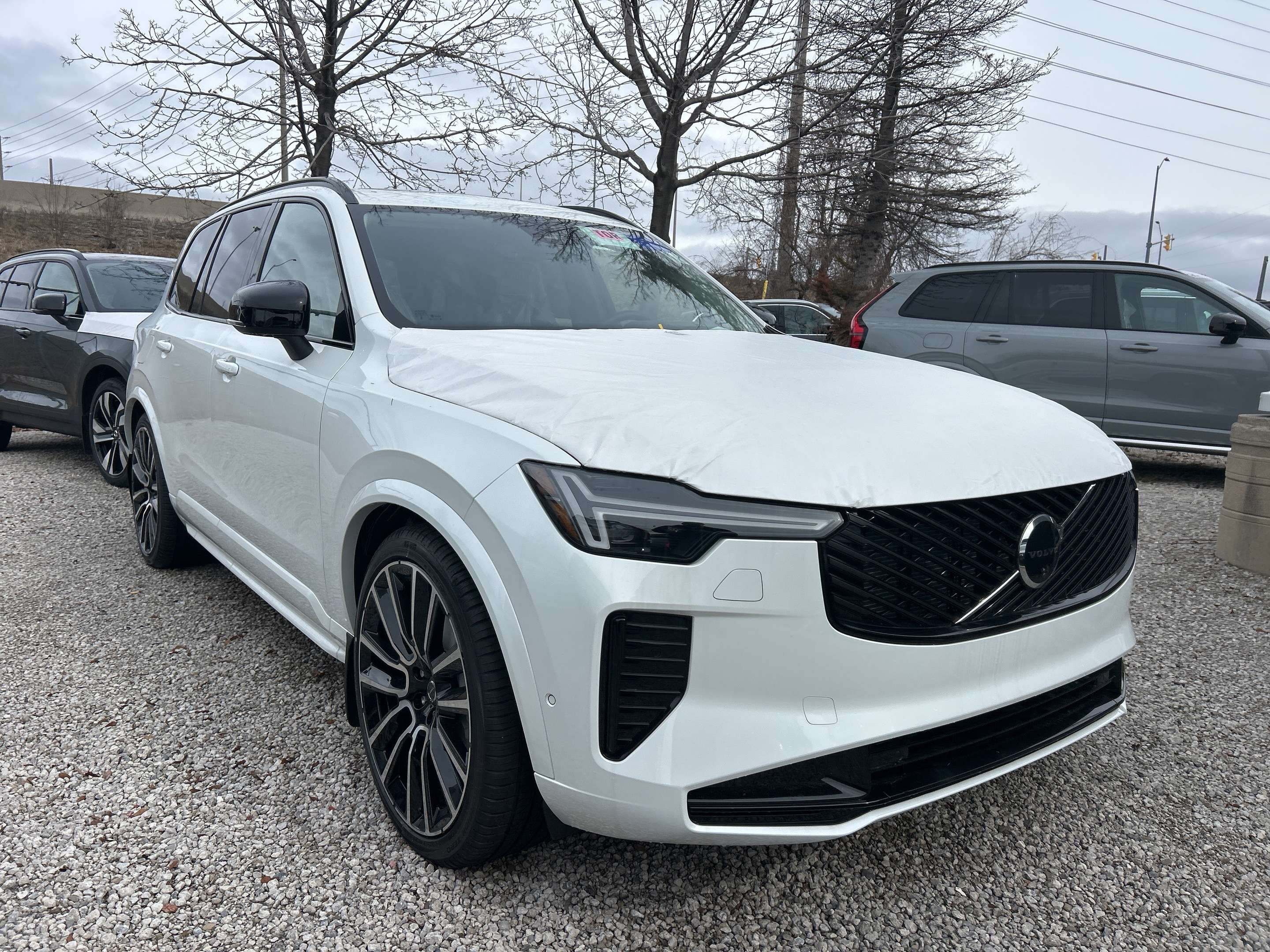 2026 Volvo XC90 B6 AWD Ultra Dark Theme 7-Seater alt 5
