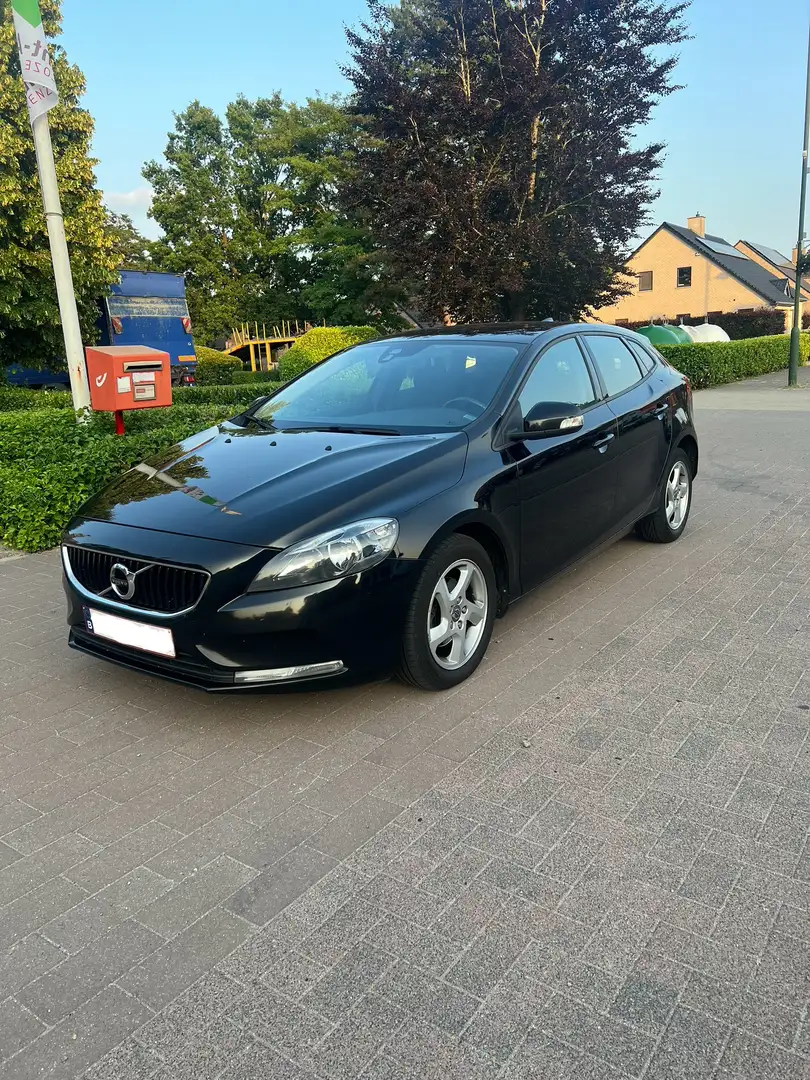 Volvo V40 D2 Momentum - 1