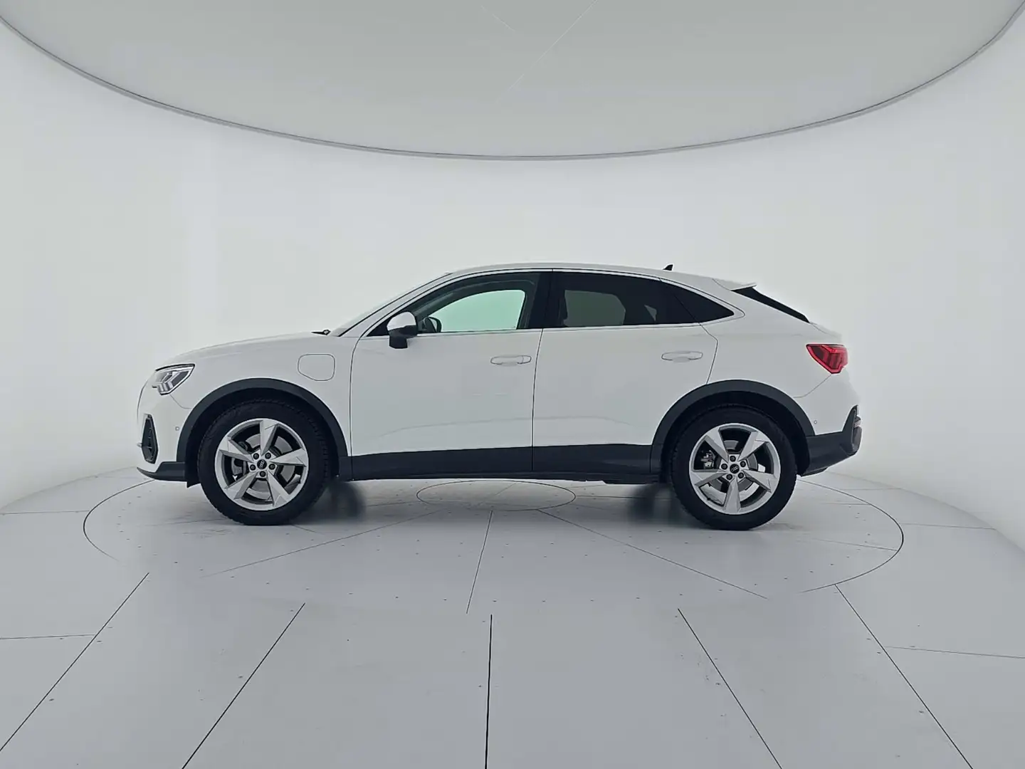 Audi Q3 Q3 SPB 45 TFSI e S tronic Business Plus Blanc - 2