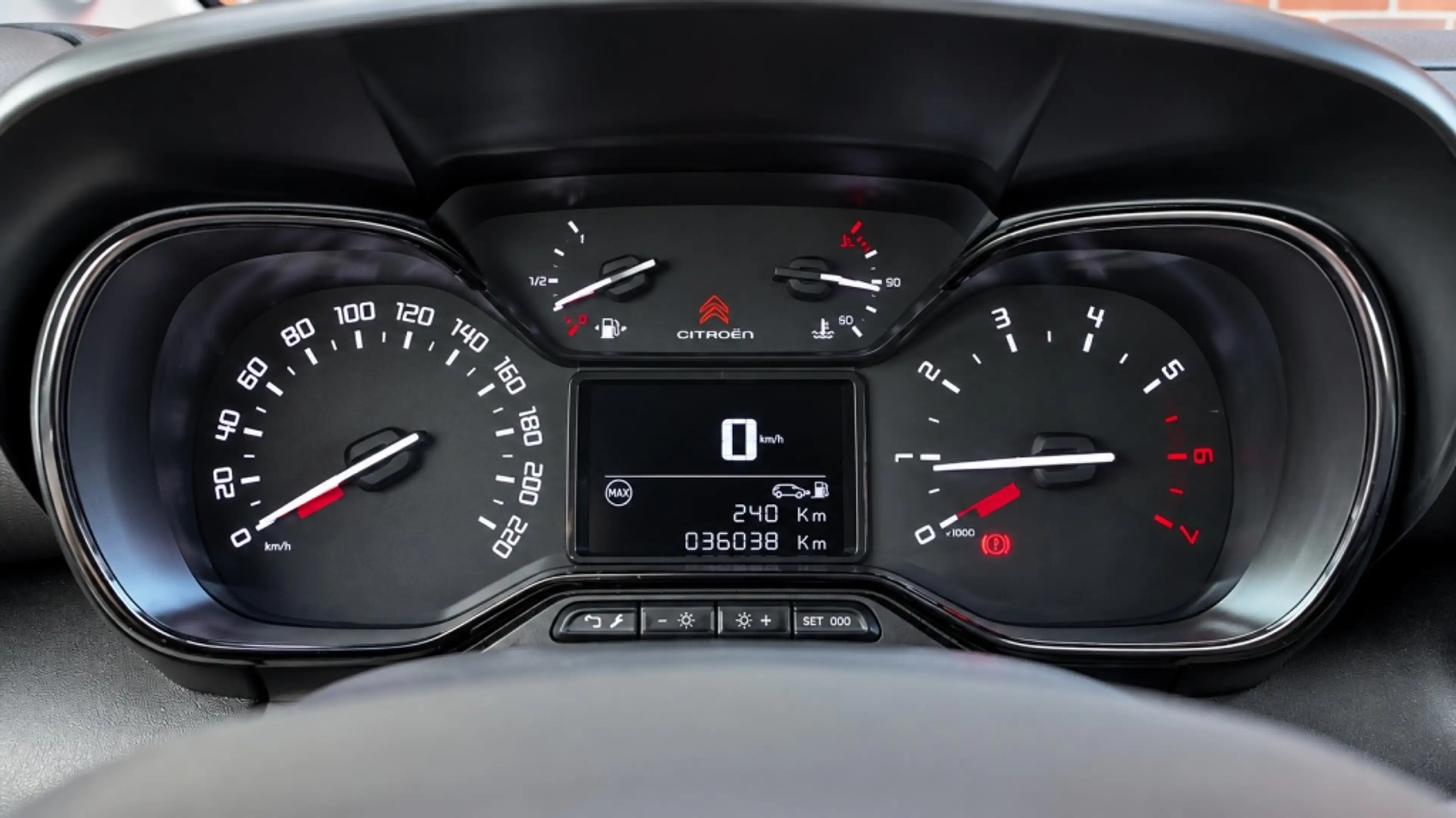 Citroen C3 Aircross 1.2 PT S&S C-Series Clima Navigatie Carplay Hoge Z — photo 8