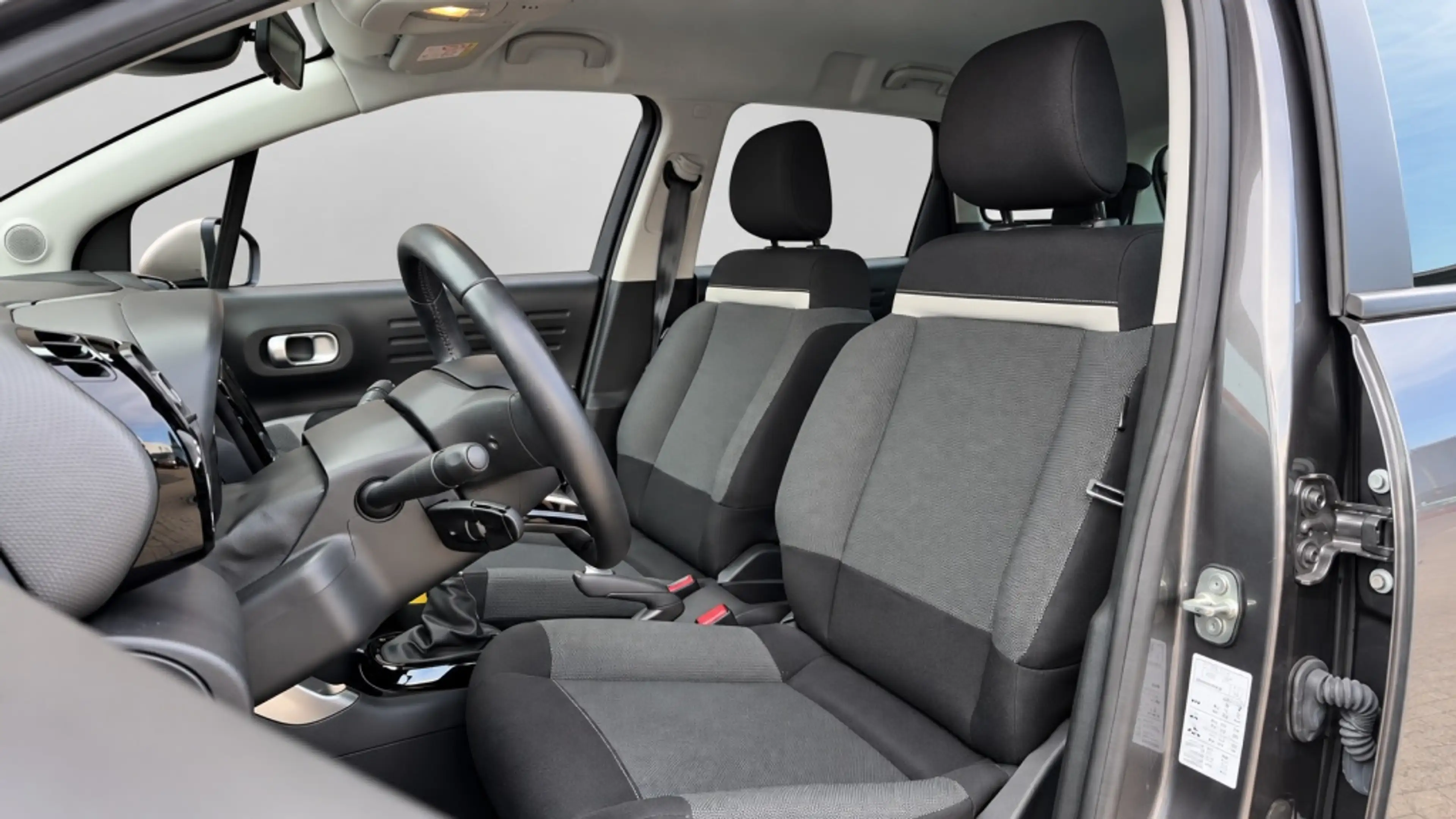 Citroen C3 Aircross 1.2 PT S&S C-Series Clima Navigatie Carplay Hoge Z — photo 4