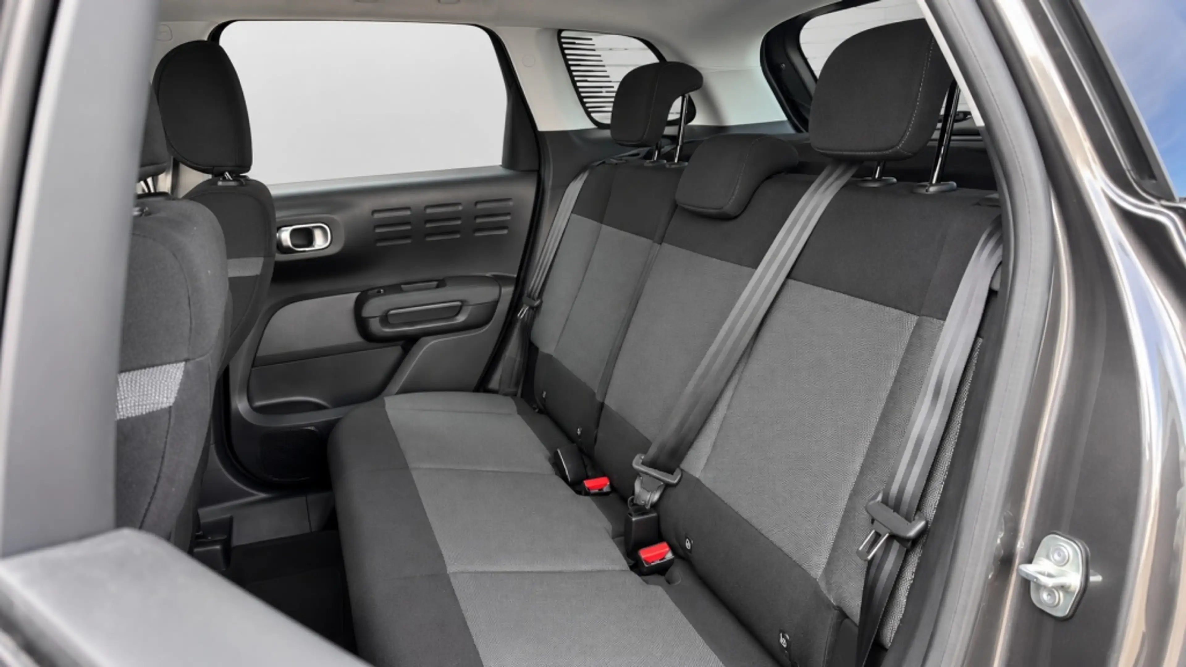 Citroen C3 Aircross 1.2 PT S&S C-Series Clima Navigatie Carplay Hoge Z — photo 6