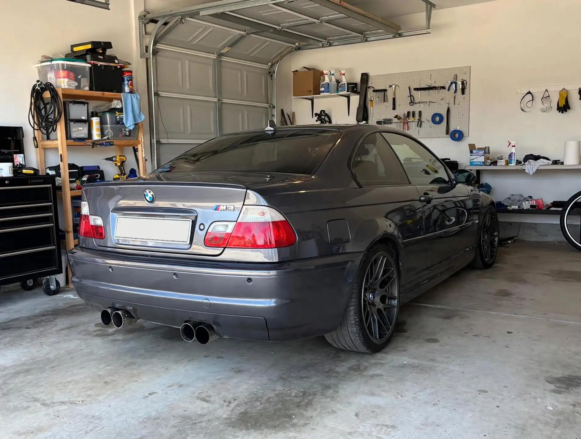 BMW M3 2002 건메탈 사진 3