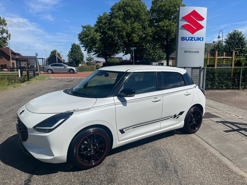 Suzuki Swift 1.2 Style Smart Hybrid AUTOMAAT // Trekhaak // Ful