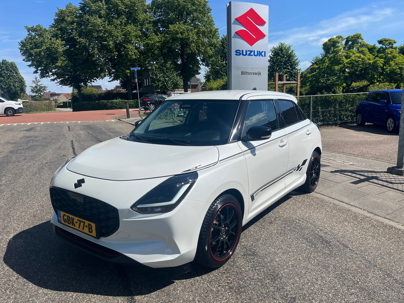 Suzuki Swift 1.2 Style Smart Hybrid AUTOMAAT // Trekhaak // Ful — photo 2