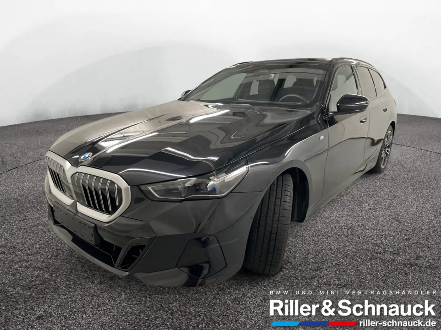 BMW 520 i Touring M Sport ACC+LED+HK+NAVI+KAM Schwarz - 2
