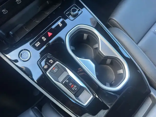 Audi A6 view 11