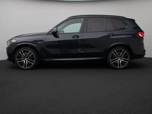 BMW X5 view 11