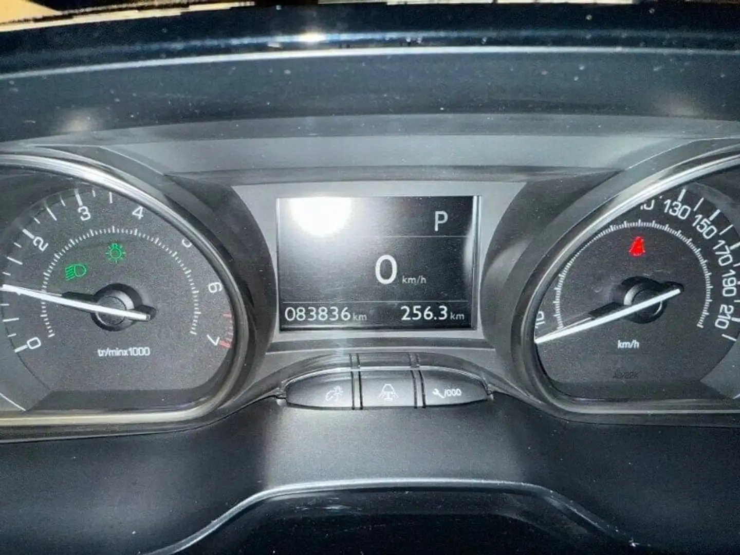 Peugeot 2008 PureTech Turbo 110 EAT6 S&S Allure Gris - 2